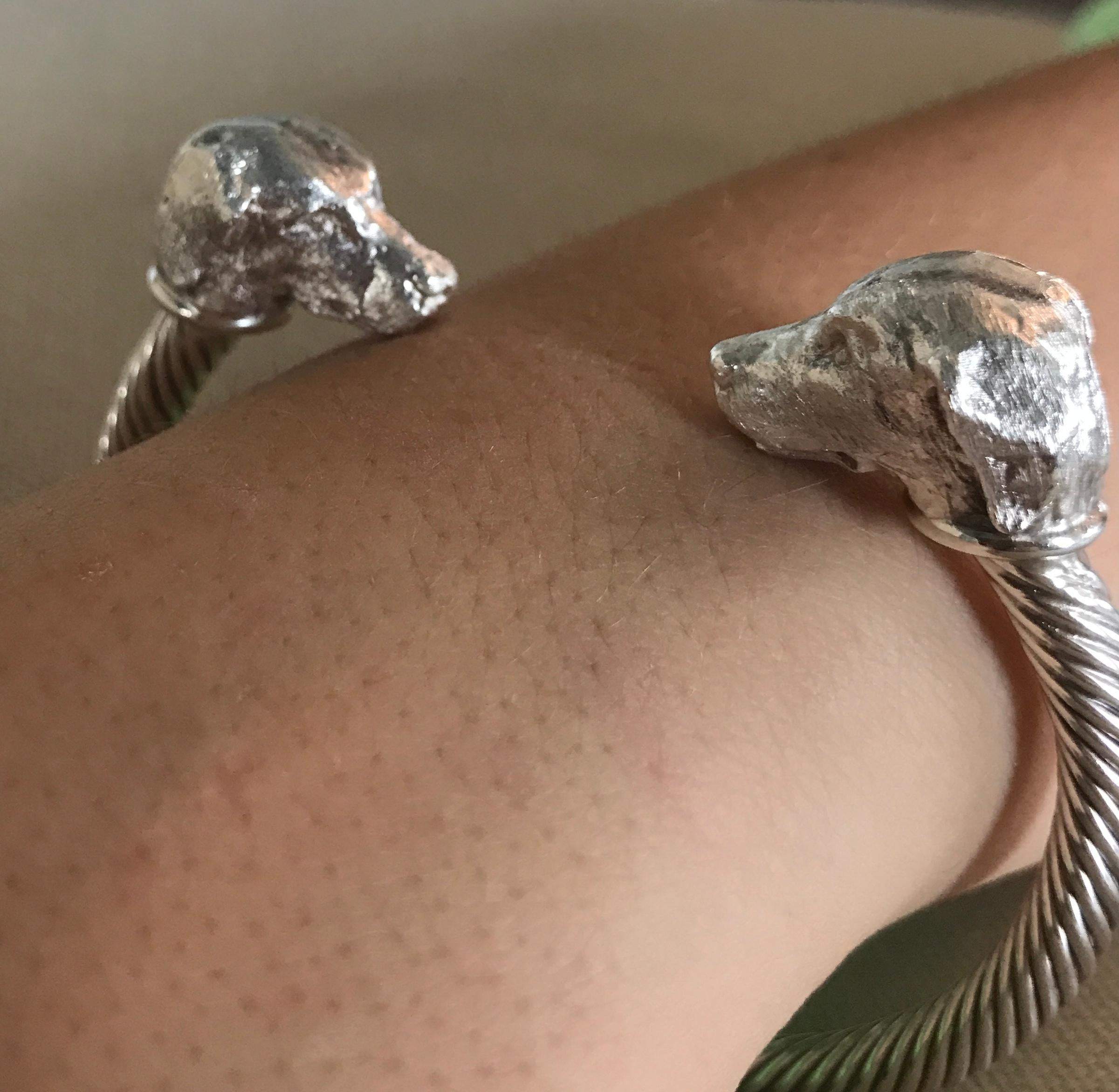 Artista Paul Eaton Testa di Labrador Retriever scolpita su bracciale intrecciato in argento sterling in vendita