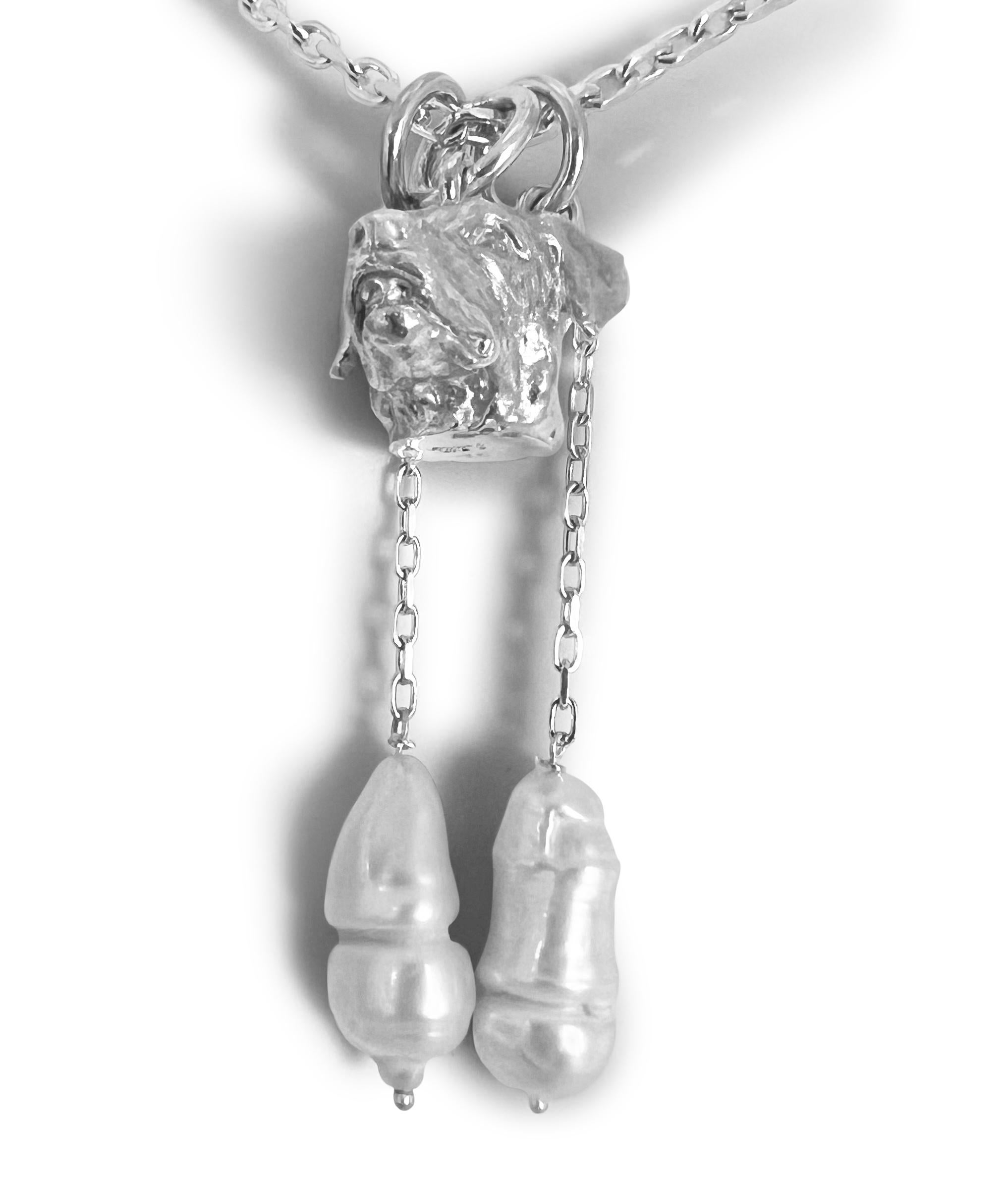 Paul Eaton scolpisce un rottweiler in miniatura  in un charm o un ciondolo in argento sterling In condizioni Nuovo in vendita a Charleston, SC