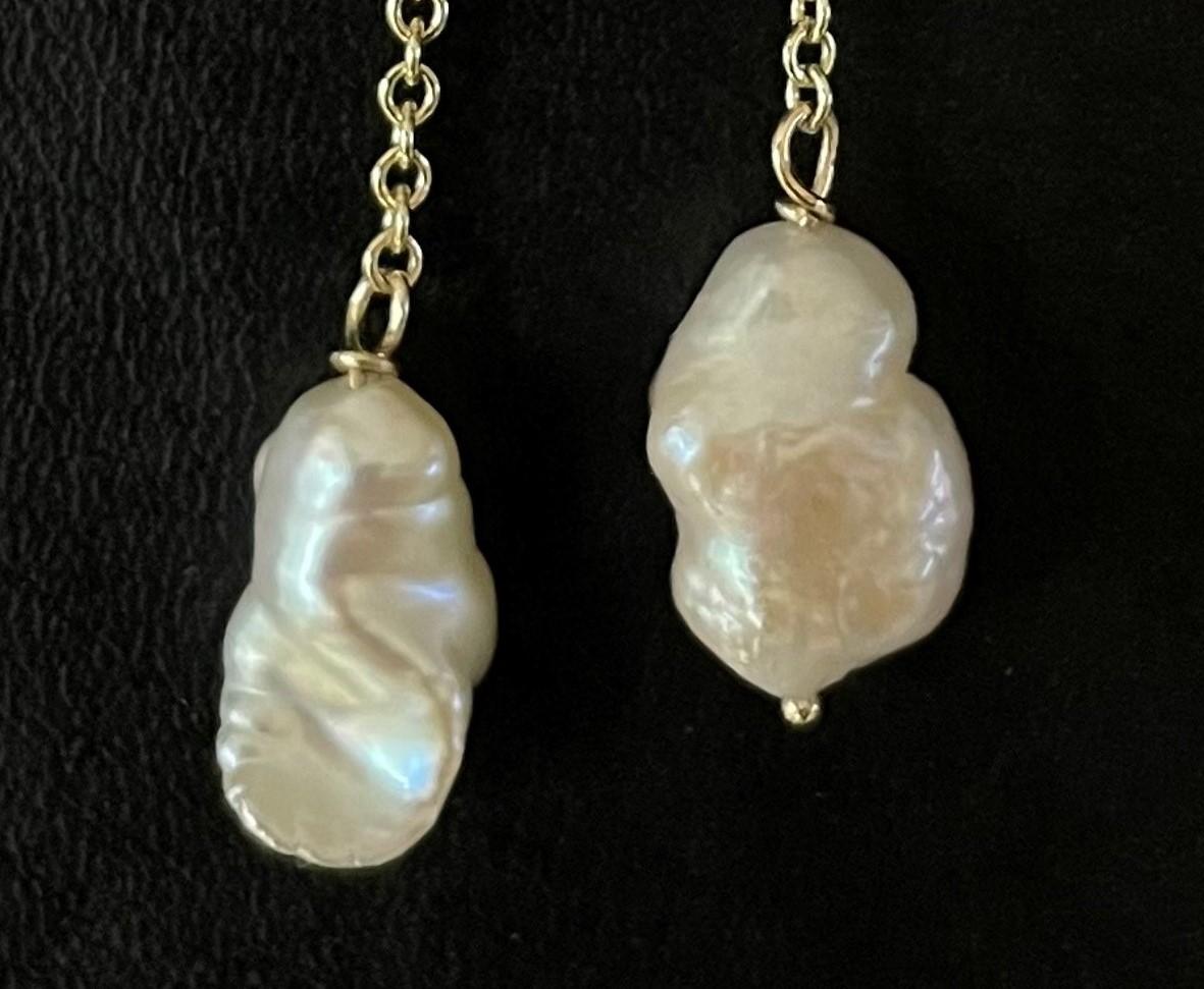 Contemporaneo Paul Eaton Testa di Spaniel scolpita in sterling con due gocce di perle d'oro e anello in vendita