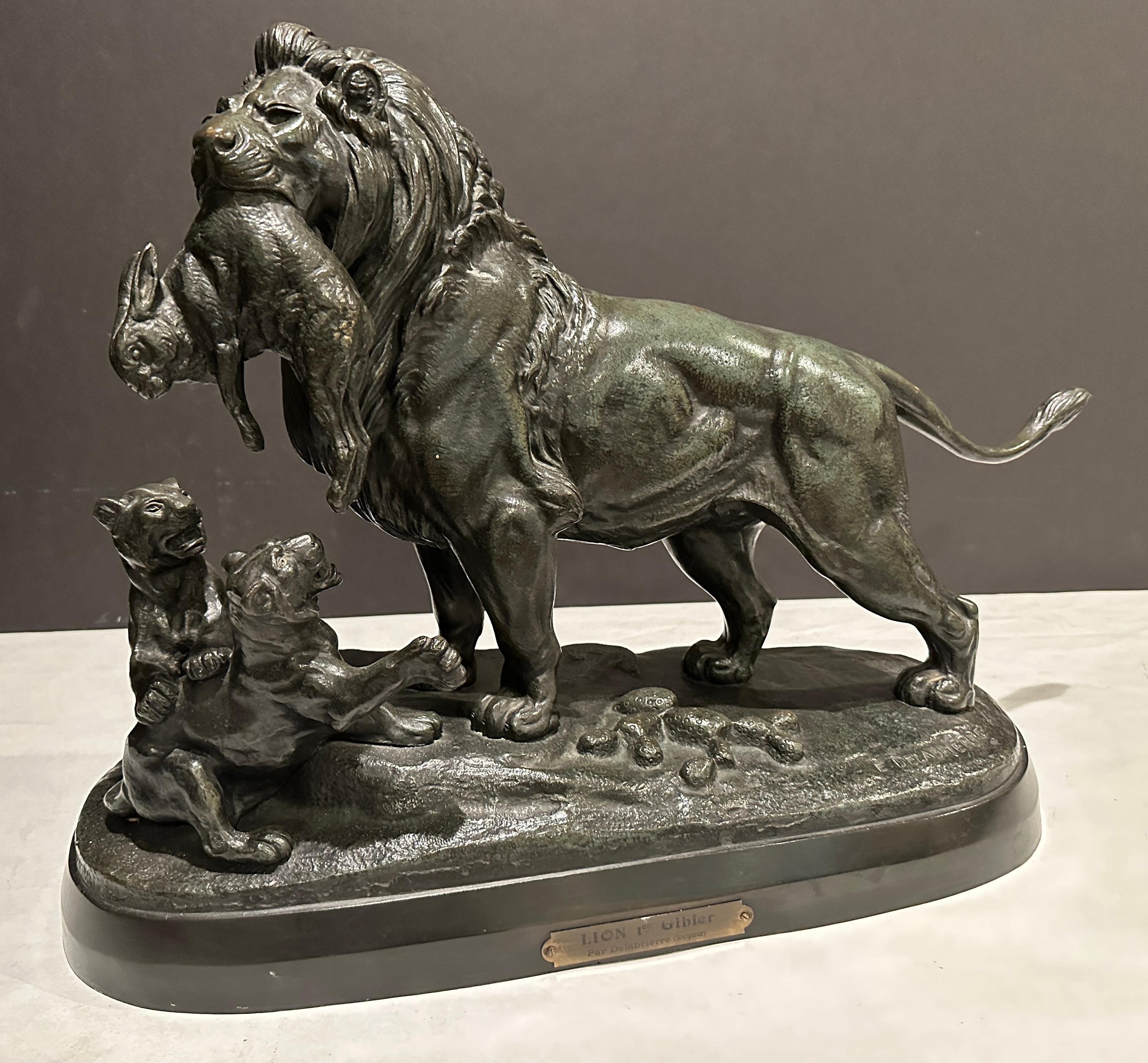 Familie der Löwen Bronze von Paul Édouard Delabrierre – Sculpture von Paul Edouard Delabriere