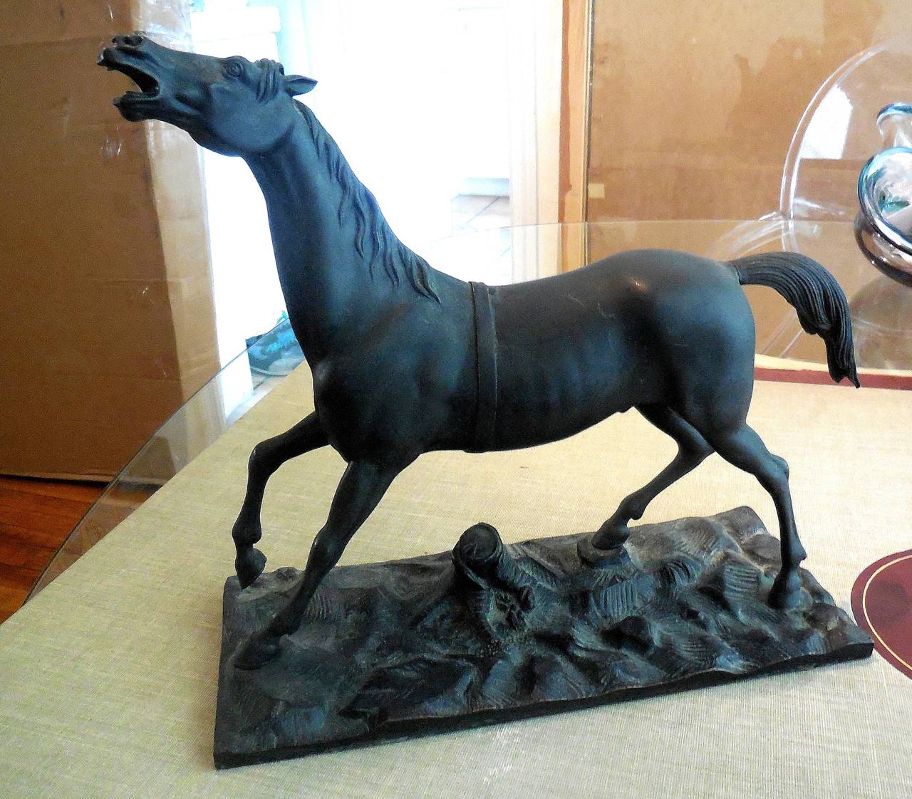 Scultura in bronzo di cavallo da corsa francese Thoroughbred Deco in vendita 1