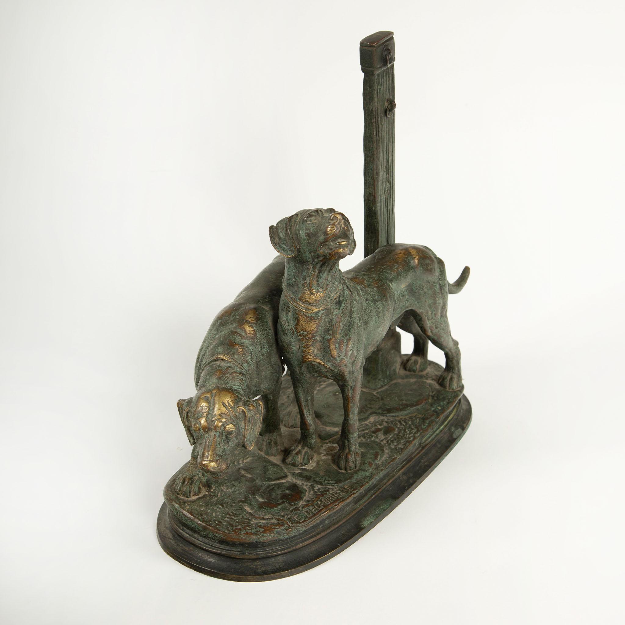 Francese Paul-Édouard Delabrièrre, Gruppo in bronzo di due segugi, Animalier francese, XIX sec. in vendita