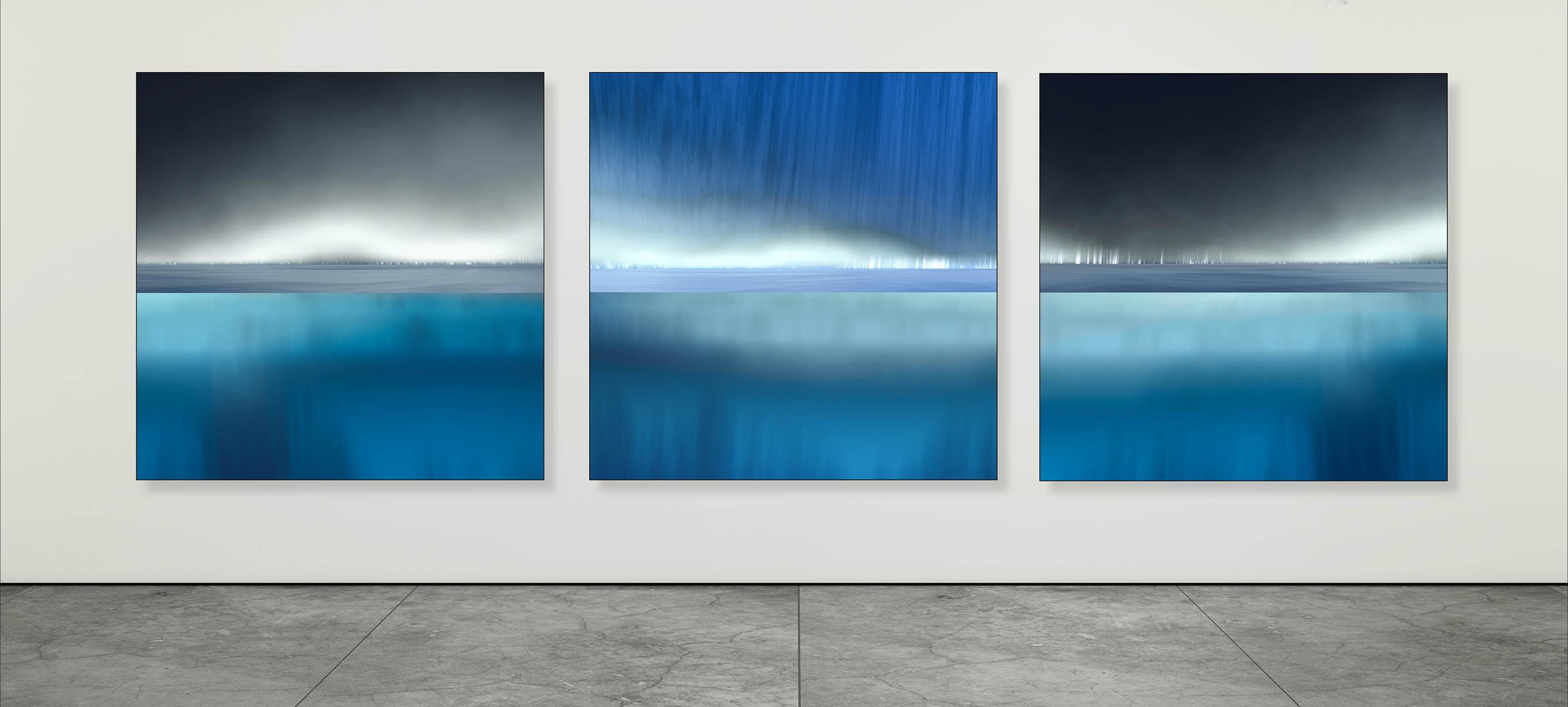 Paul-Émile Rioux Landscape Photograph – Triptychon – Vision einer Unterwasserwelt in Blautönen – Abstrakte Meereslandschaften