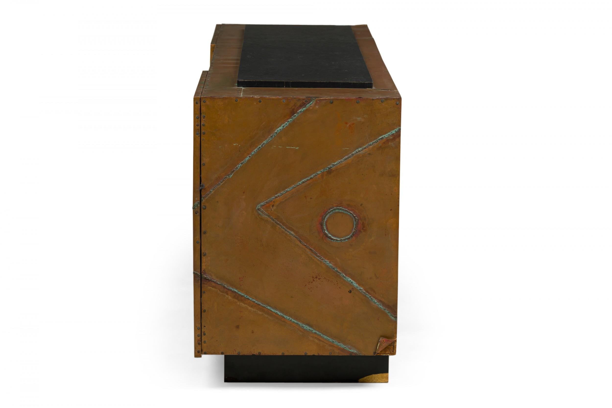 Paul Evans Amerikanische Mid-Century Kupferfront Credenza / Sideboard (Moderne der Mitte des Jahrhunderts) im Angebot