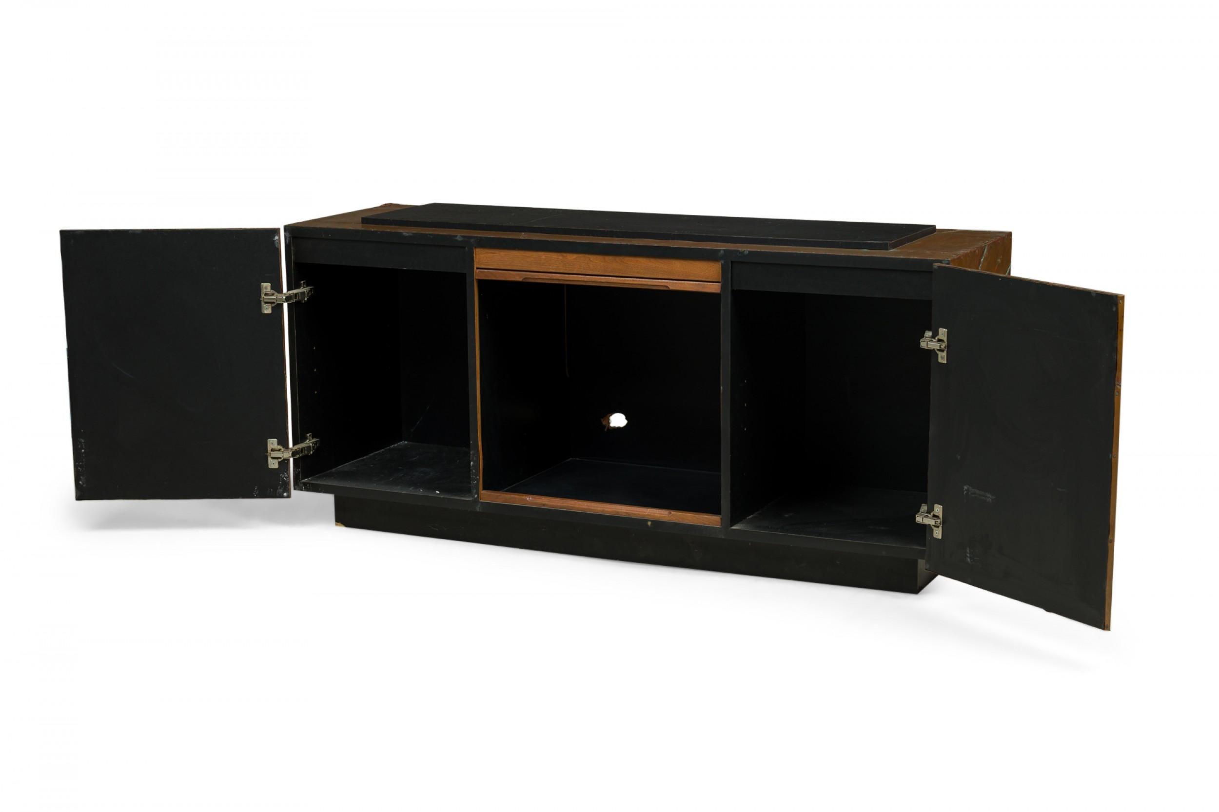 Paul Evans Amerikanische Mid-Century Kupferfront Credenza / Sideboard im Zustand „Gut“ im Angebot in Queens, NY