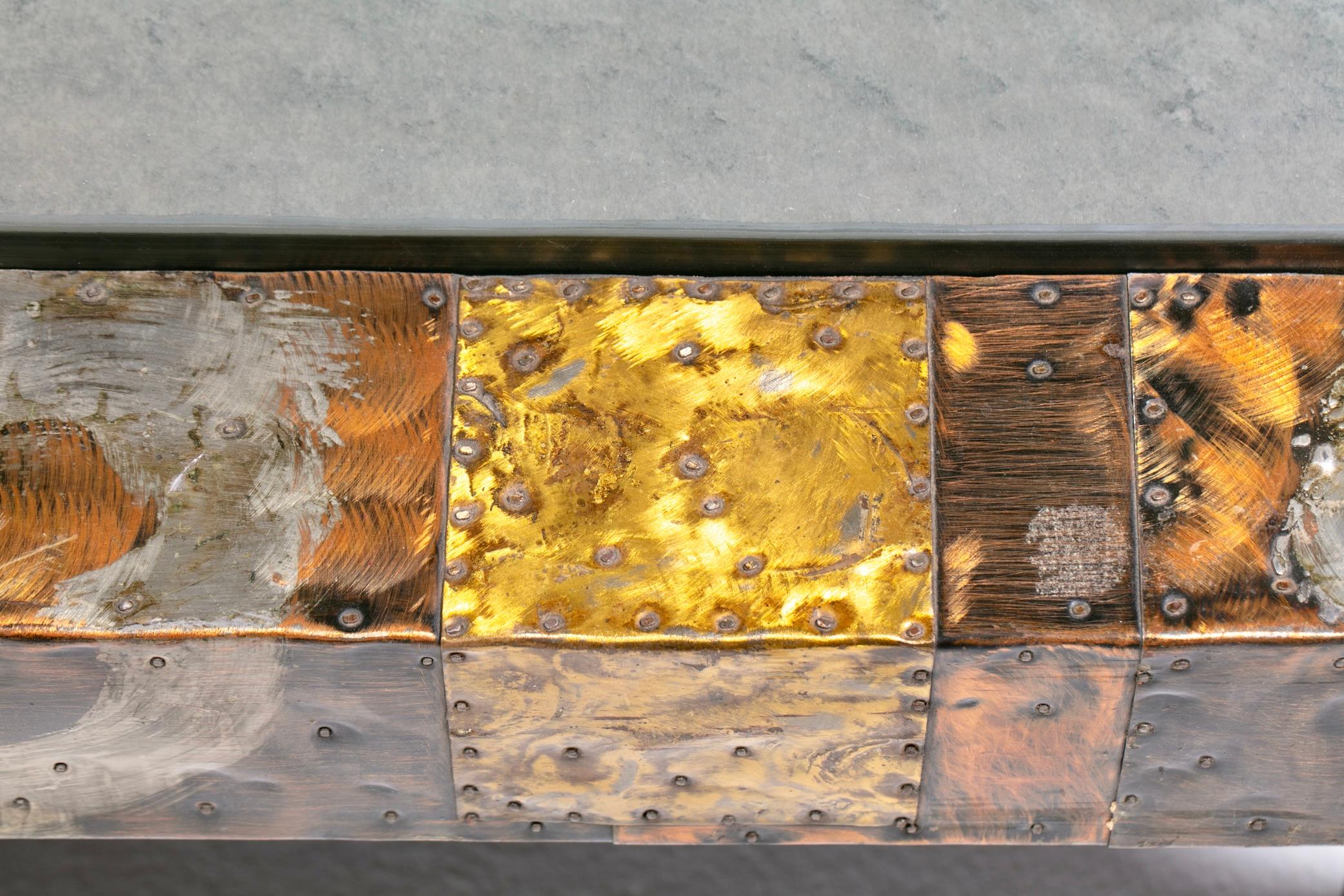 Paul Evans Brutalistisches Patchwork aus Metallen Schieferplatte Couchtisch um 1970 im Angebot 5