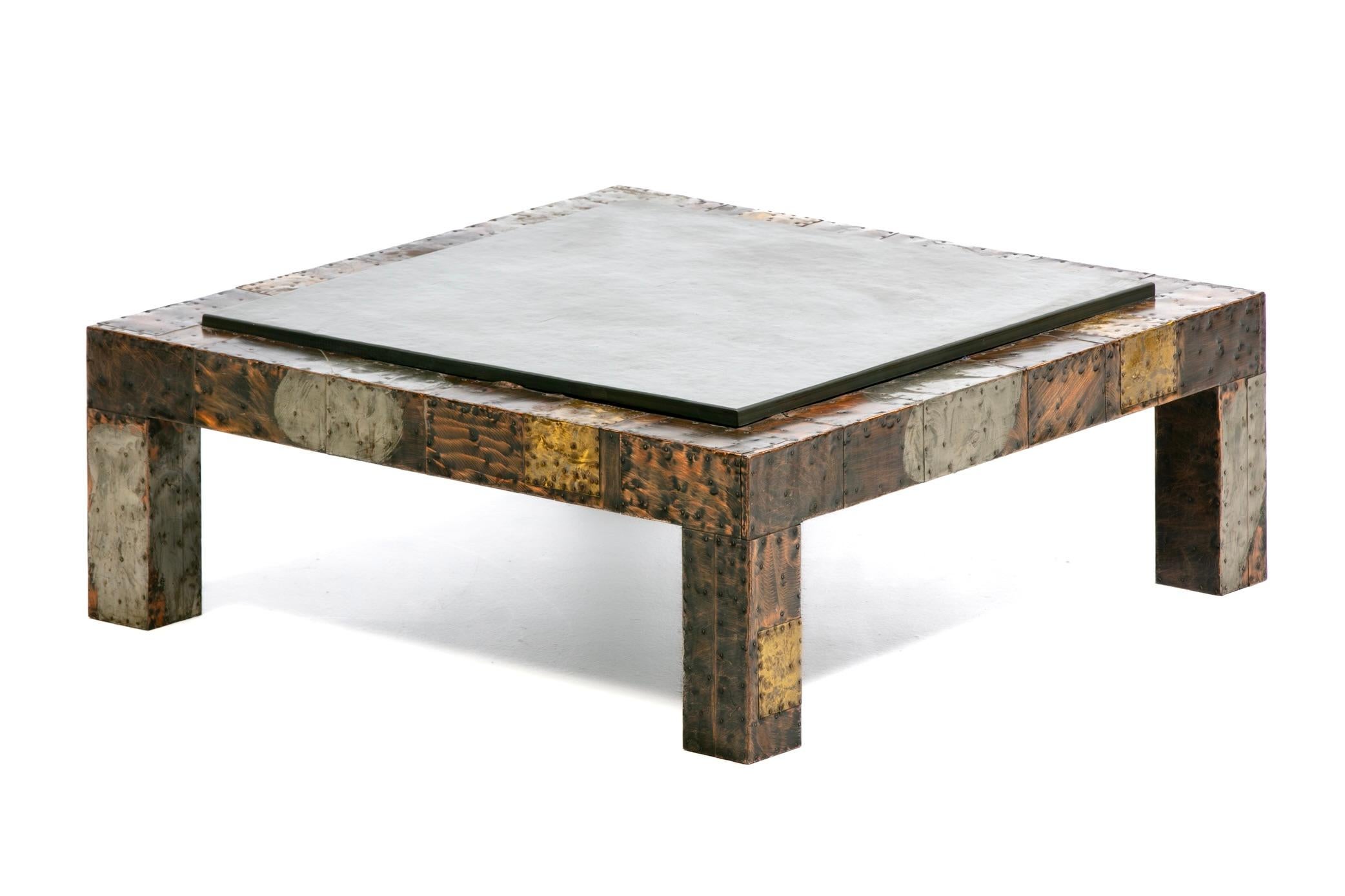 Paul Evans Brutalistisches Patchwork aus Metallen Schieferplatte Couchtisch um 1970 (Brutalismus) im Angebot