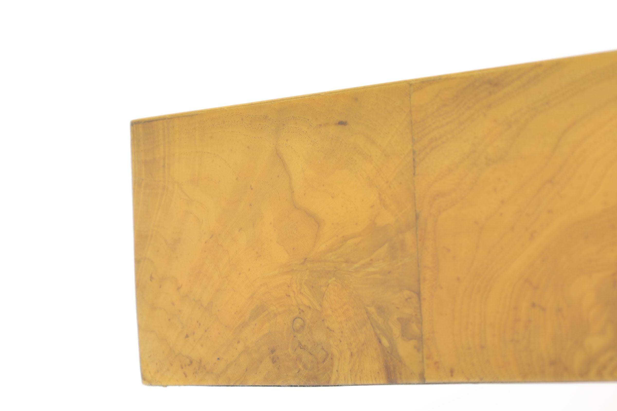 Rehaussez votre expérience culinaire avec la table à manger Cityscape en bois de ronce et chrome de Paul Evans, disponible ici chez circa20c. Cette magnifique table créée par Paul Evans pour Directional se caractérise par un superbe bois de ronce