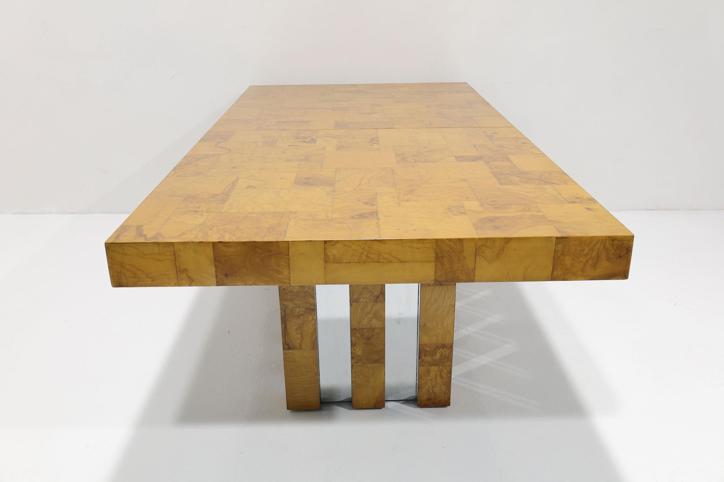 20ième siècle Table de salle à manger Cityscape de Paul Evans en ronce de bois et chrome en vente