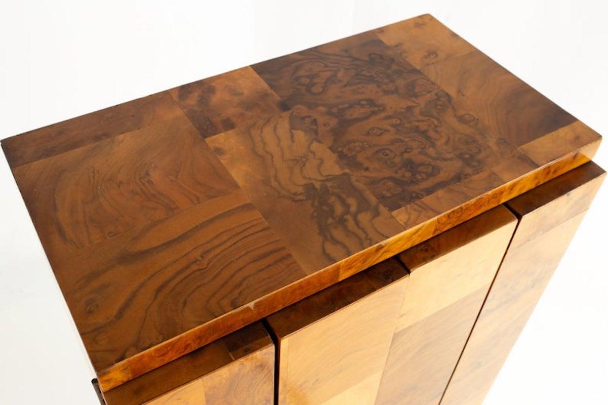 Fine XX secolo Paul Evans Cityscape, vetrinetta galleggiante in legno di radica del Medioevo in vendita