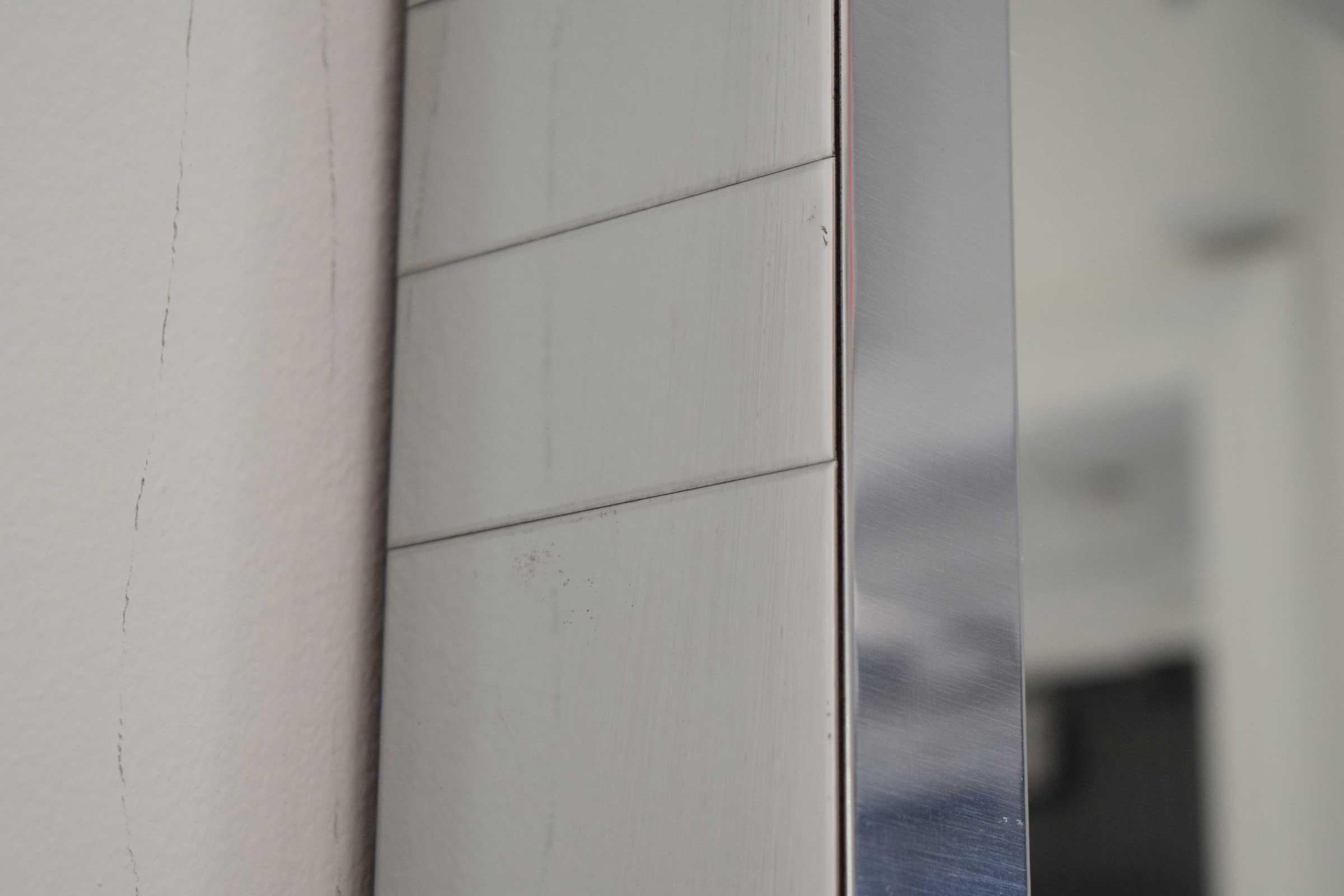 Miroir Cityscape en chrome signé Paul Evans Bon état - En vente à Dallas, TX