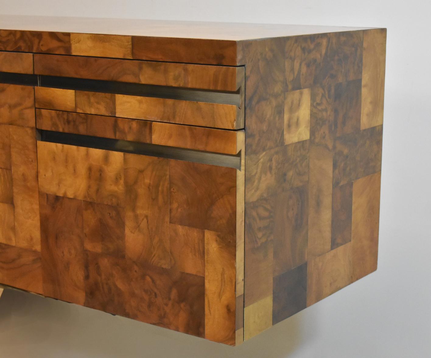 Paul Evans Cityscape patchwork burlwood floating credenza. This stunning long mid-century Paul Evans credenza is comprised of two file cabinets with 14.5