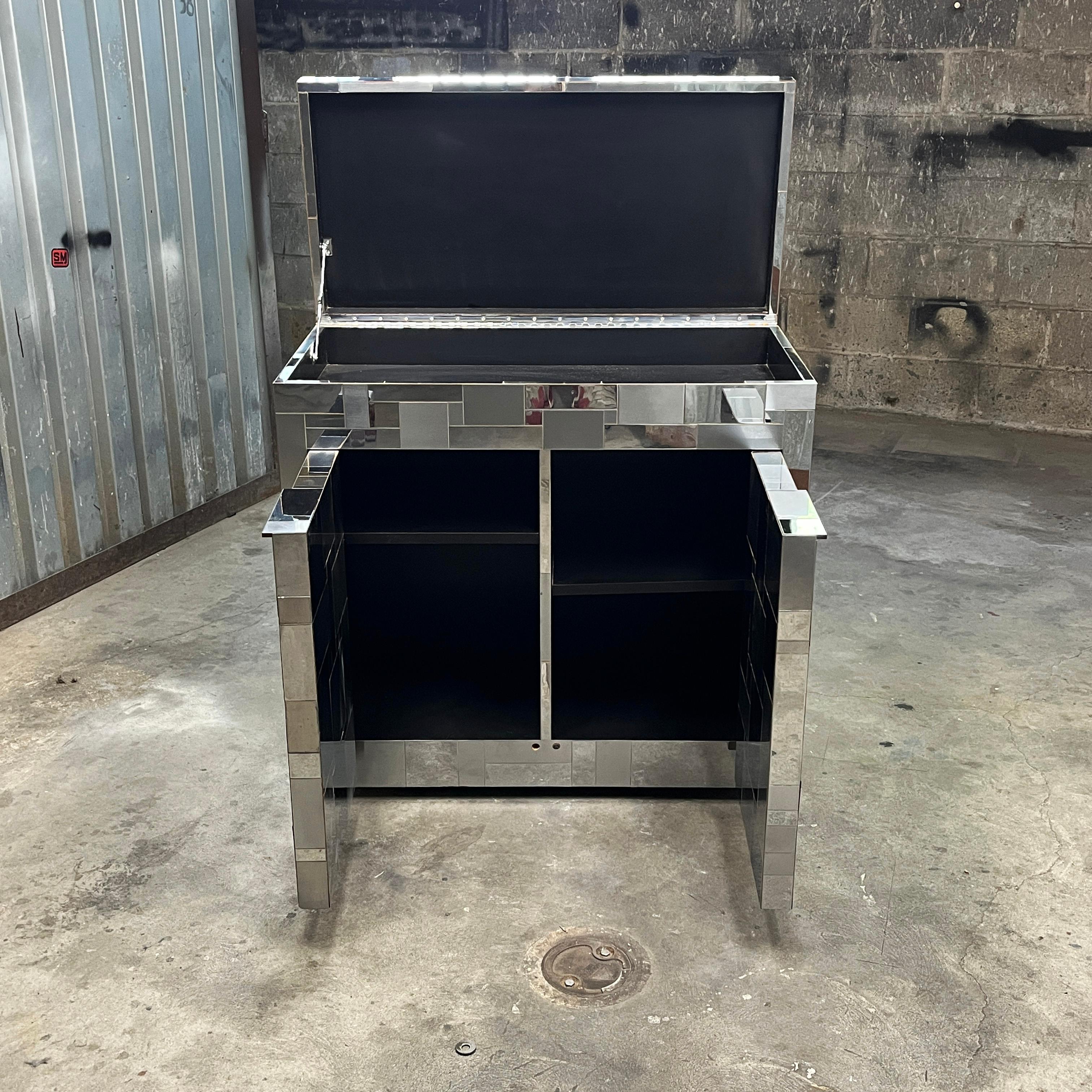 Paul Evans Cityscape PE200 Series Chrome Rolling Bar Cabinet 1970 en vente 3