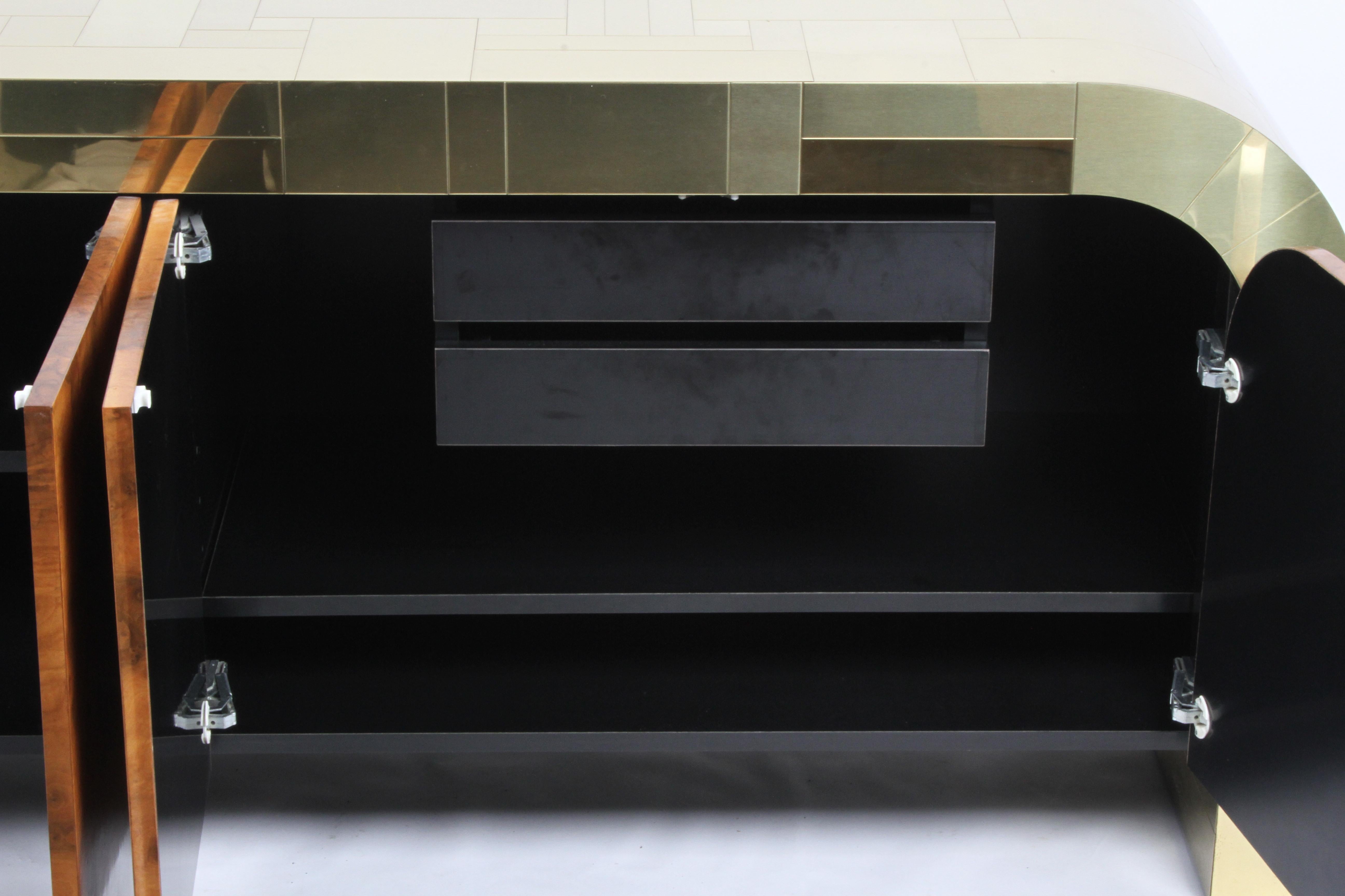 Credenza CityScape di Paul Evans con piastrelle direzionali in ottone e ante in wood. in vendita 5