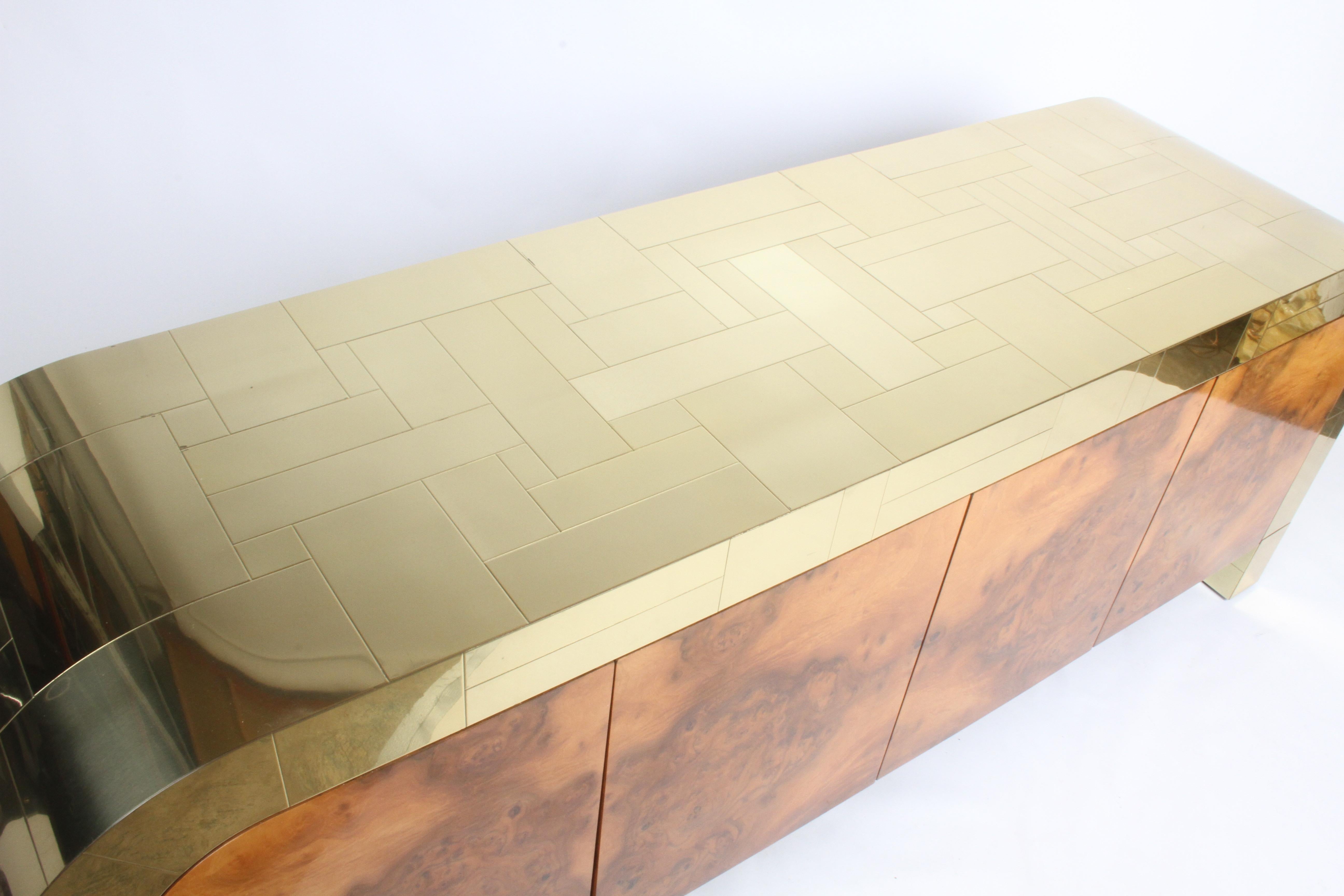 Credenza CityScape di Paul Evans con piastrelle direzionali in ottone e ante in wood. in vendita 8