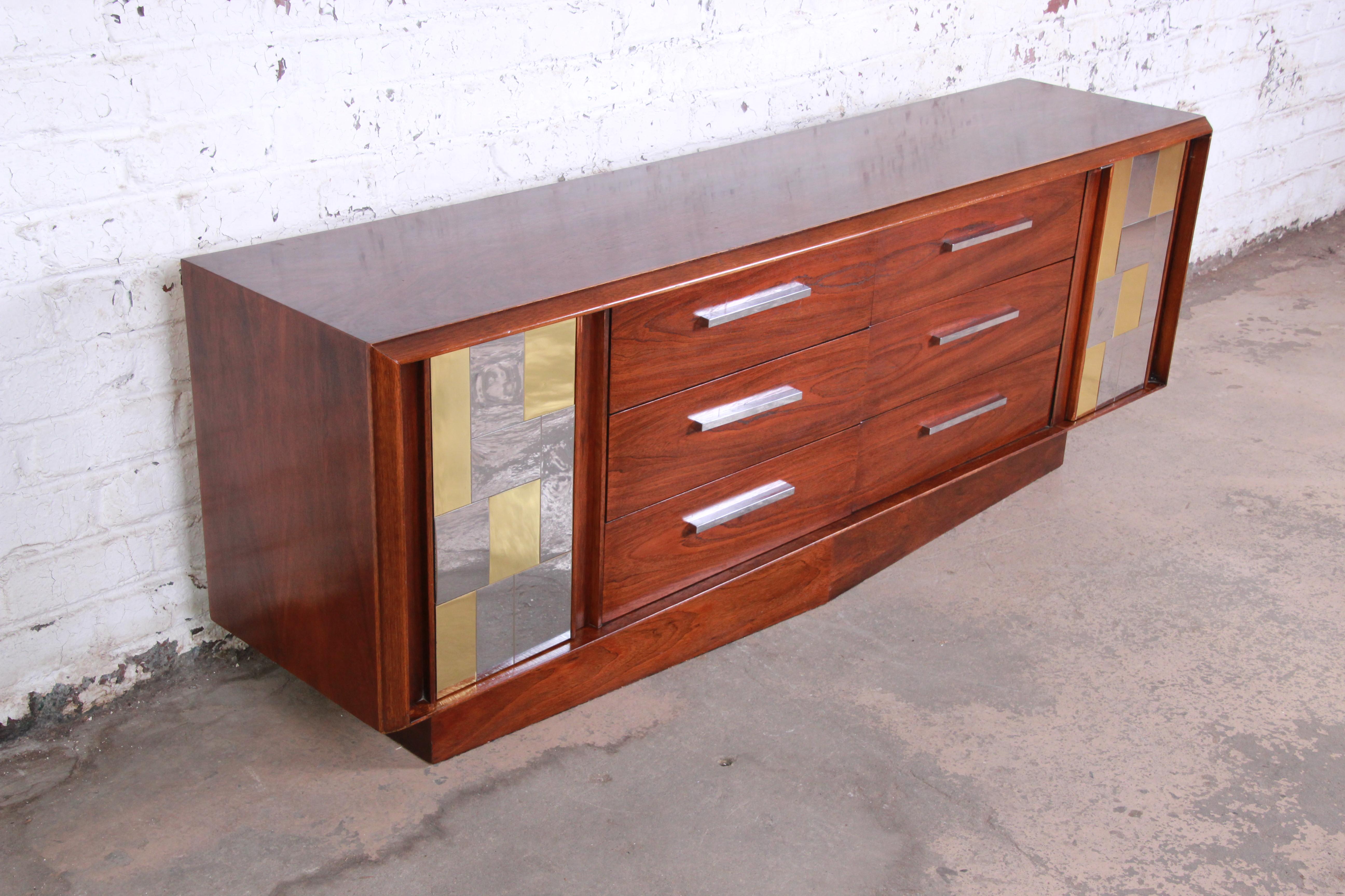 Paul Evans Cityscape Style Mid-Century Modern Long Dresser or Credenza by Lane In Good Condition In South Bend, IN