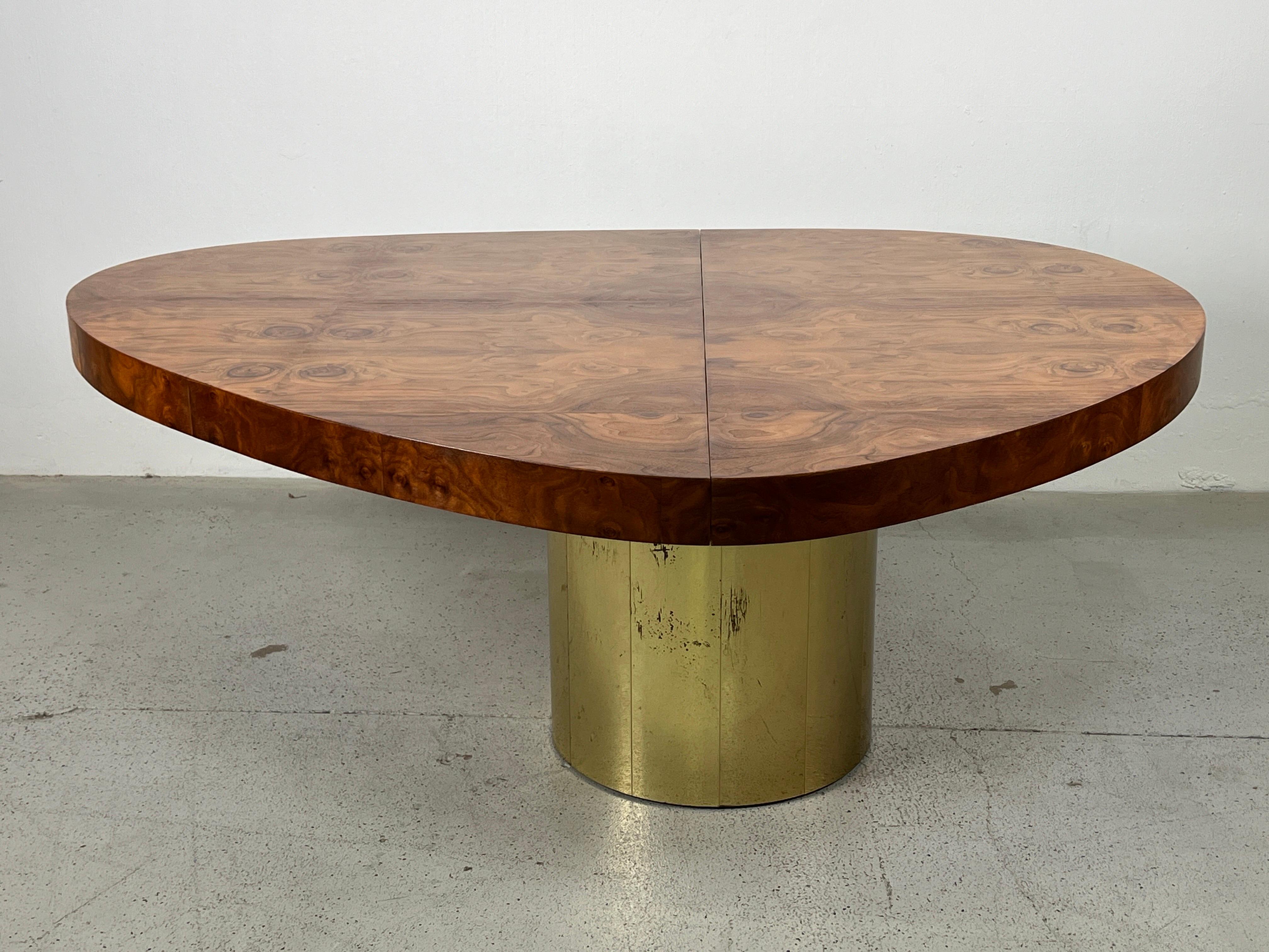 Paul Evans Dining Table in Burl and Brass In Good Condition For Sale In Dallas, TX