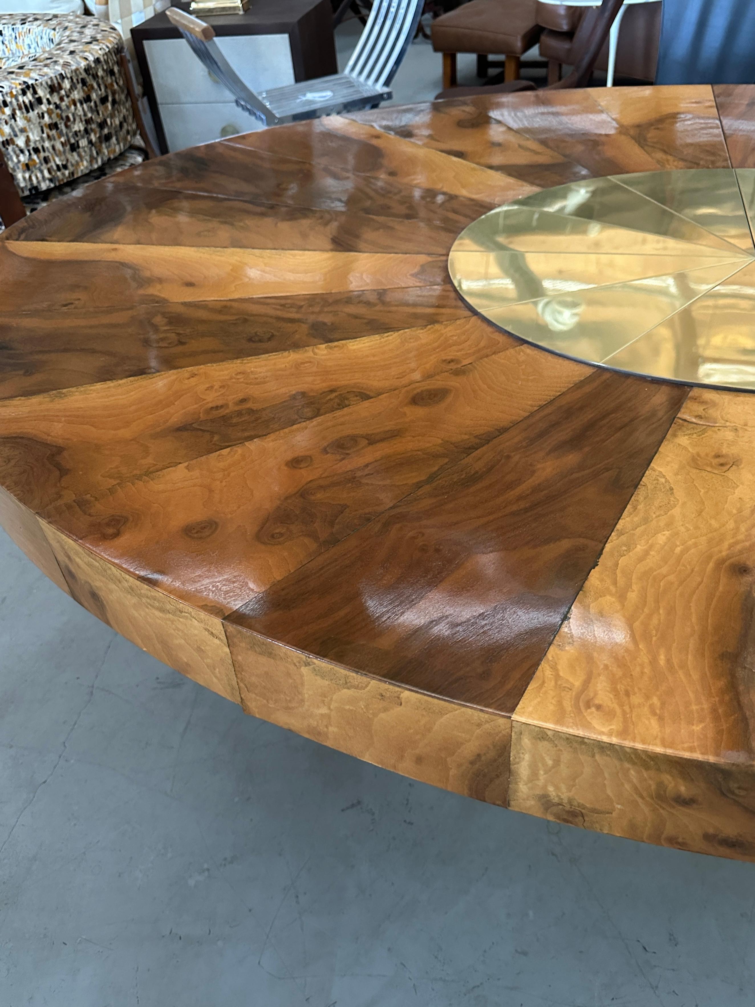 Paul Evans for Directional Burl Walnut and Brass Oval Extension Dining Table In Good Condition In Palm Springs, CA