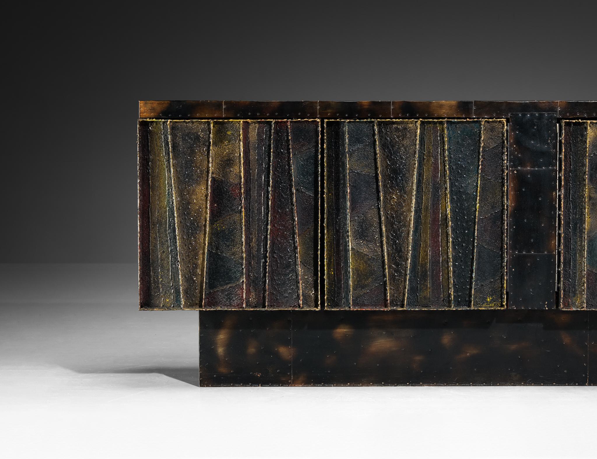 Sideboard „Deep Relief“ von Paul Evans für Directional aus geschweißtem Stahl  (Ende des 20. Jahrhunderts) im Angebot