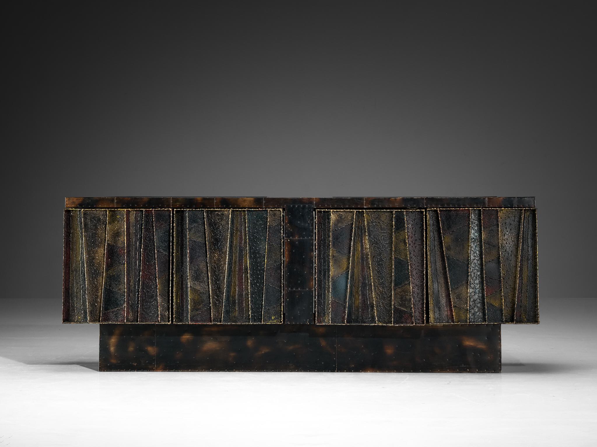 Sideboard „Deep Relief“ von Paul Evans für Directional aus geschweißtem Stahl  im Angebot 1