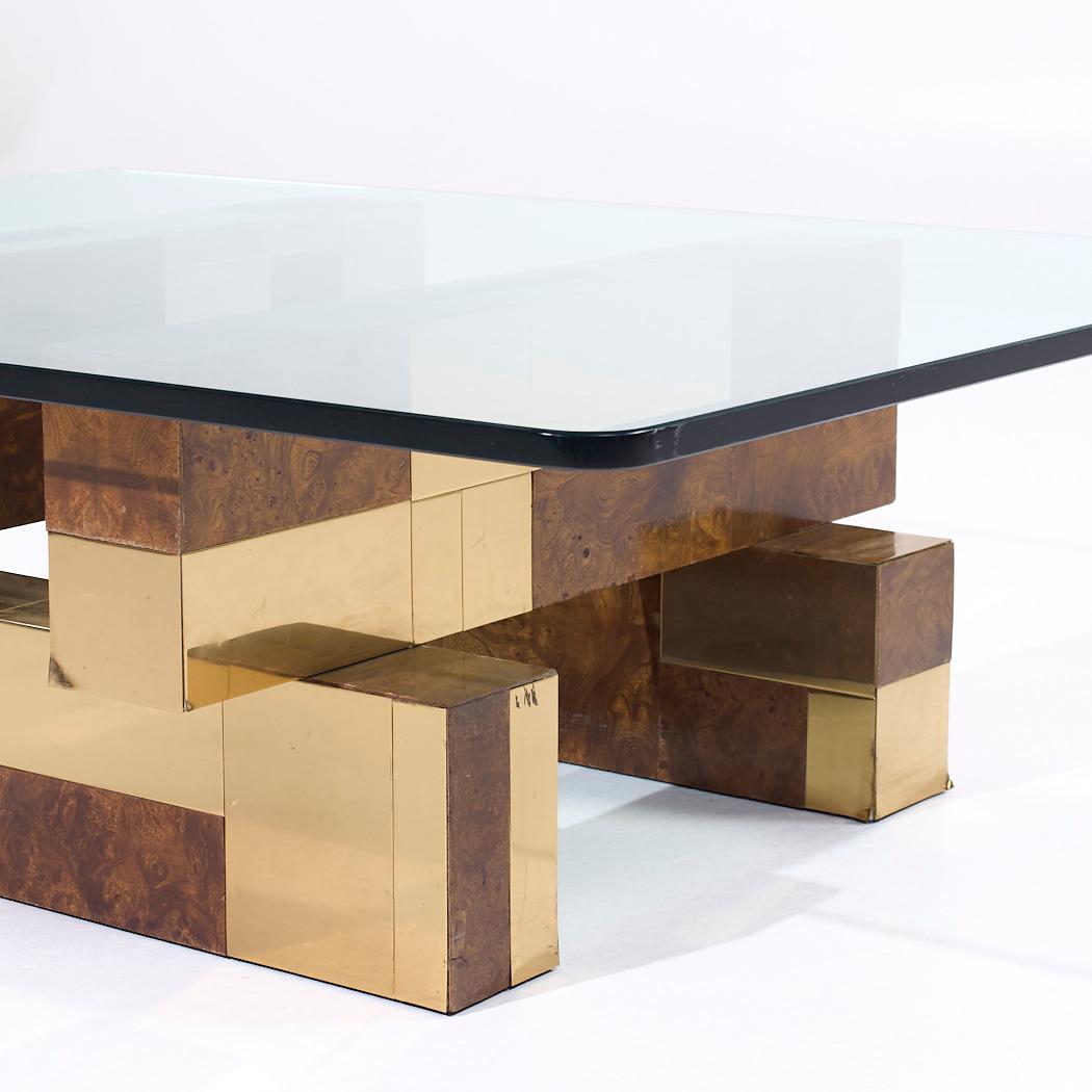 Americano Paul Evans per Directional Tavolino da caffè in ottone e legno di boro del Mid Century in vendita