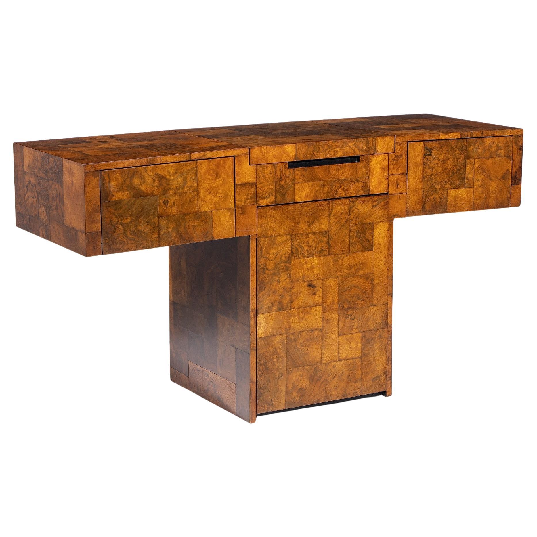 Paul Evans per Directional Tavolo consolle a T in legno di burbio patchwork del Mid Century in vendita
