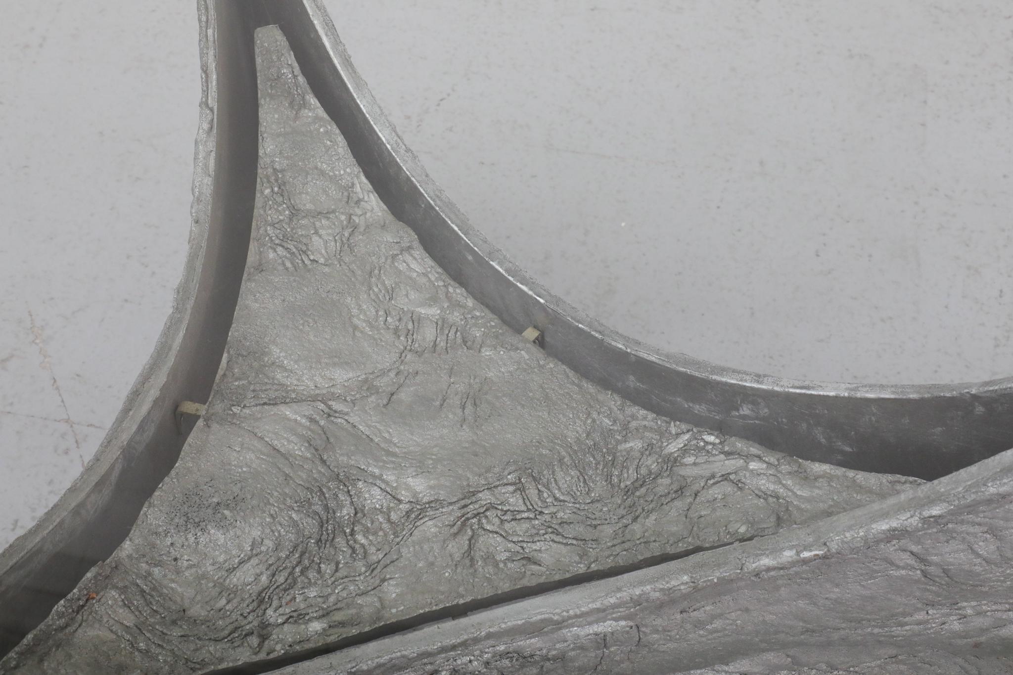 Table basse ou d'appoint brutaliste d'inspiration Paul Evans avec plateau en verre en vente 6