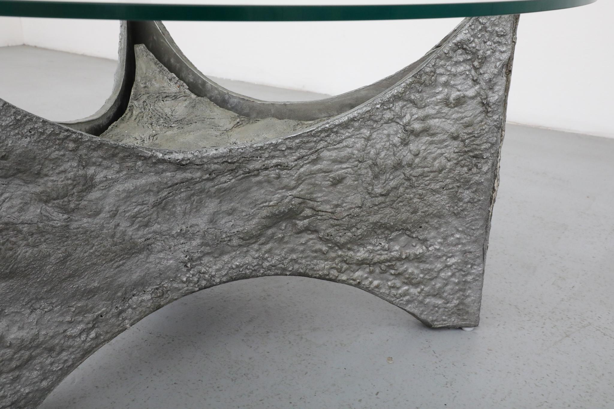 Table basse ou d'appoint brutaliste d'inspiration Paul Evans avec plateau en verre en vente 9