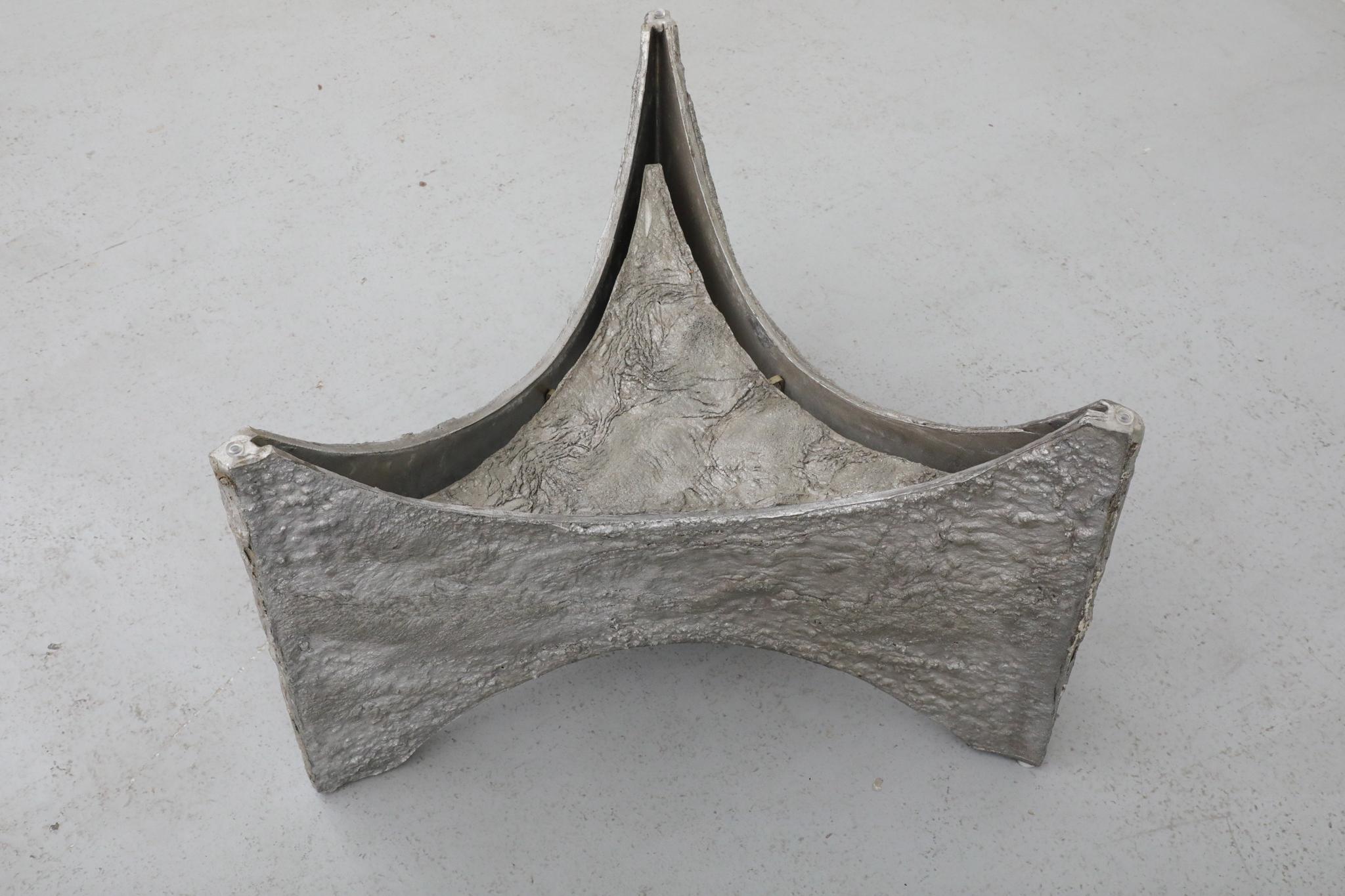 Table basse ou d'appoint brutaliste d'inspiration Paul Evans avec plateau en verre en vente 10