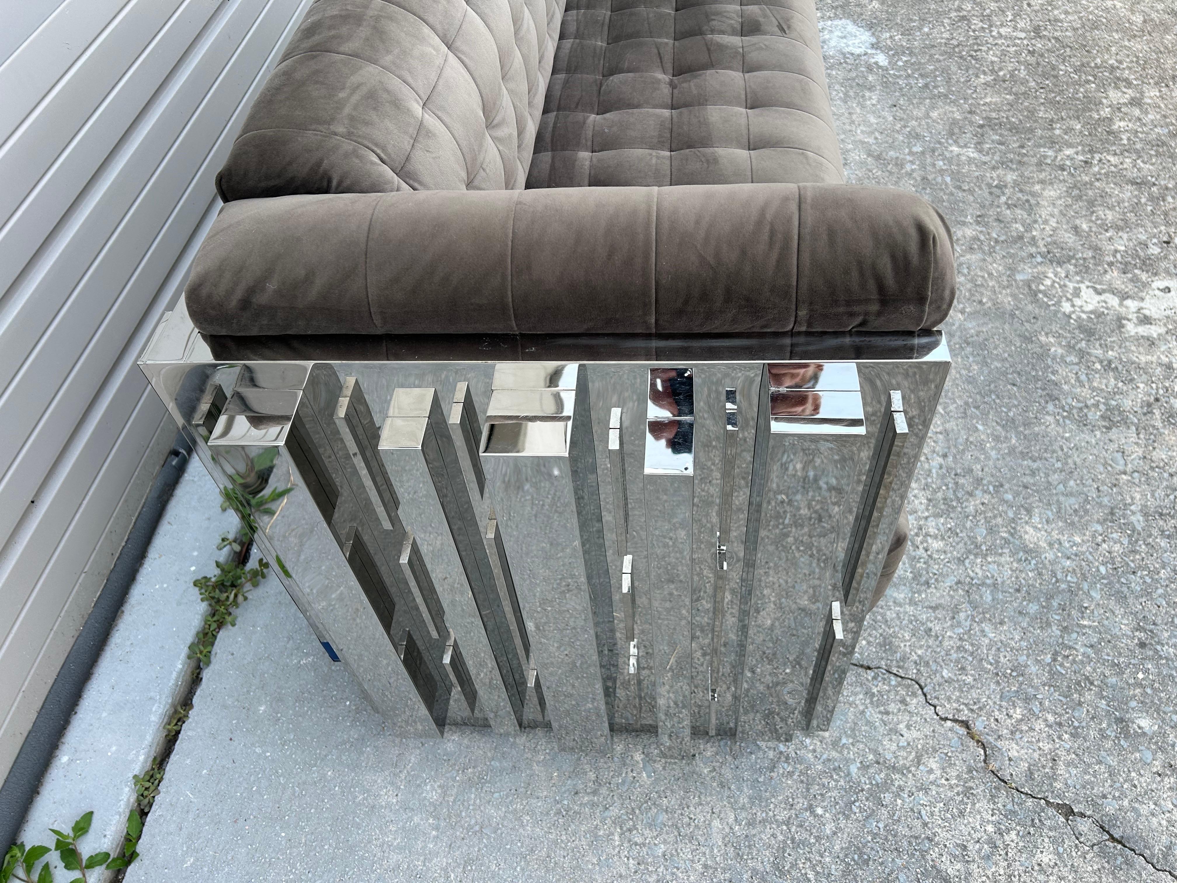 Sofá o Loveseat Cubista Cromado Inspirado en Paul Evans en venta 2