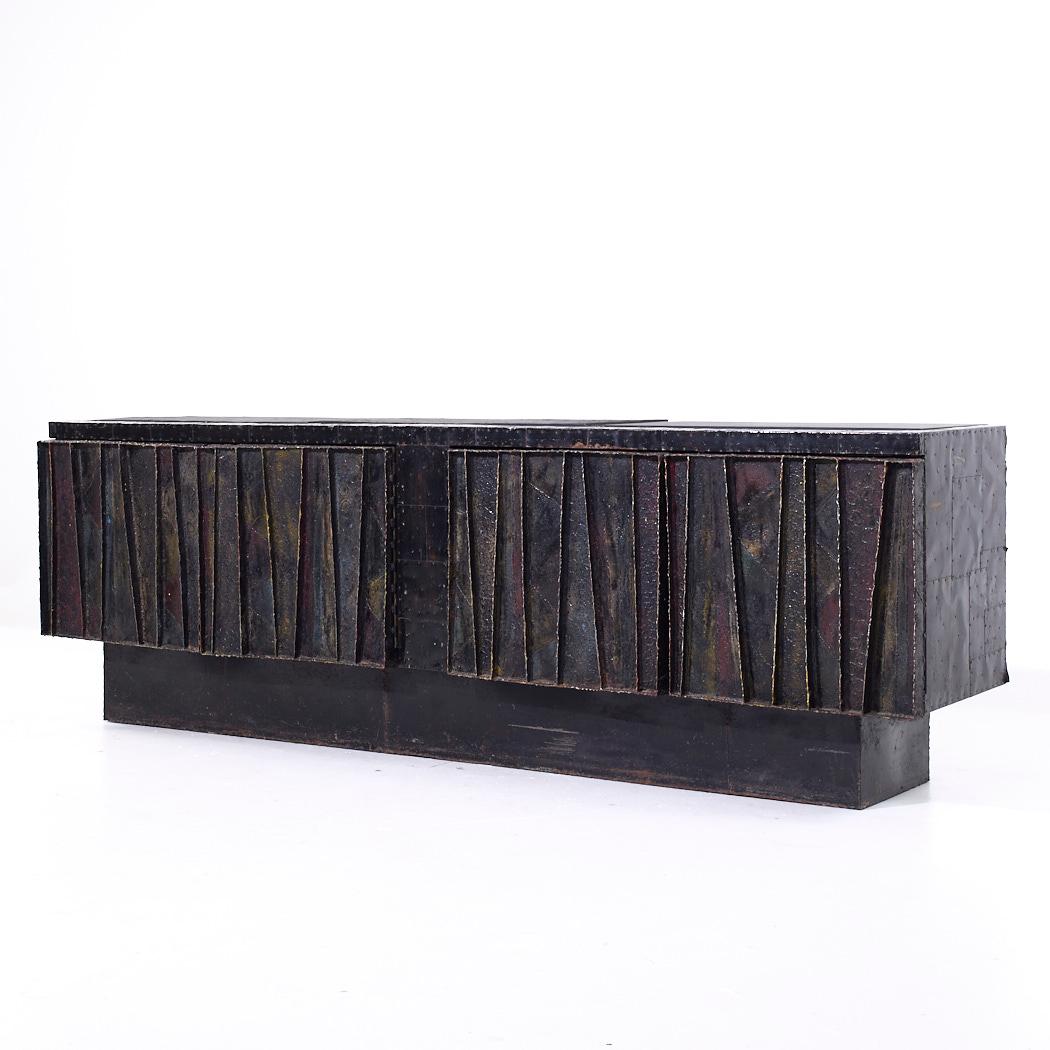 Mid-Century moderno Paul Evans - Credenza con mobile a rilievo di metà secolo in vendita
