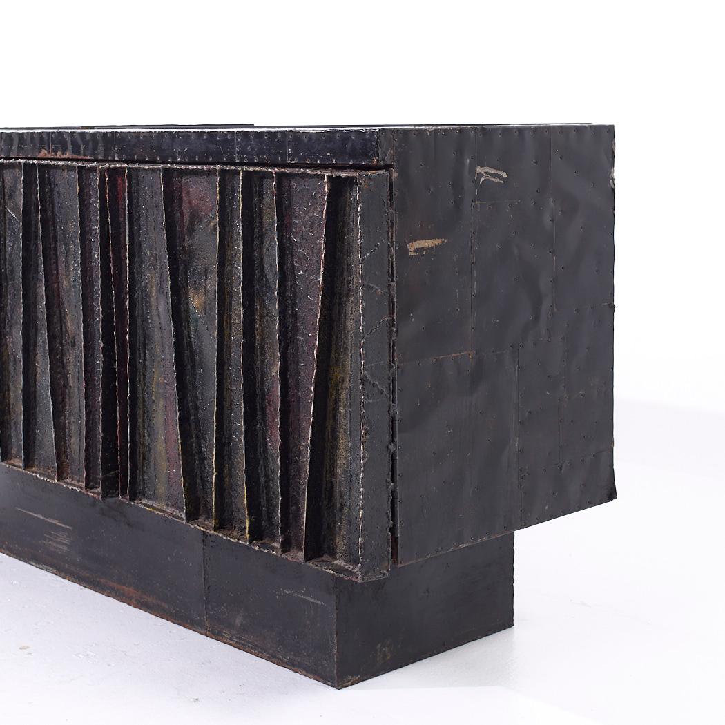 Legno Paul Evans - Credenza con mobile a rilievo di metà secolo in vendita