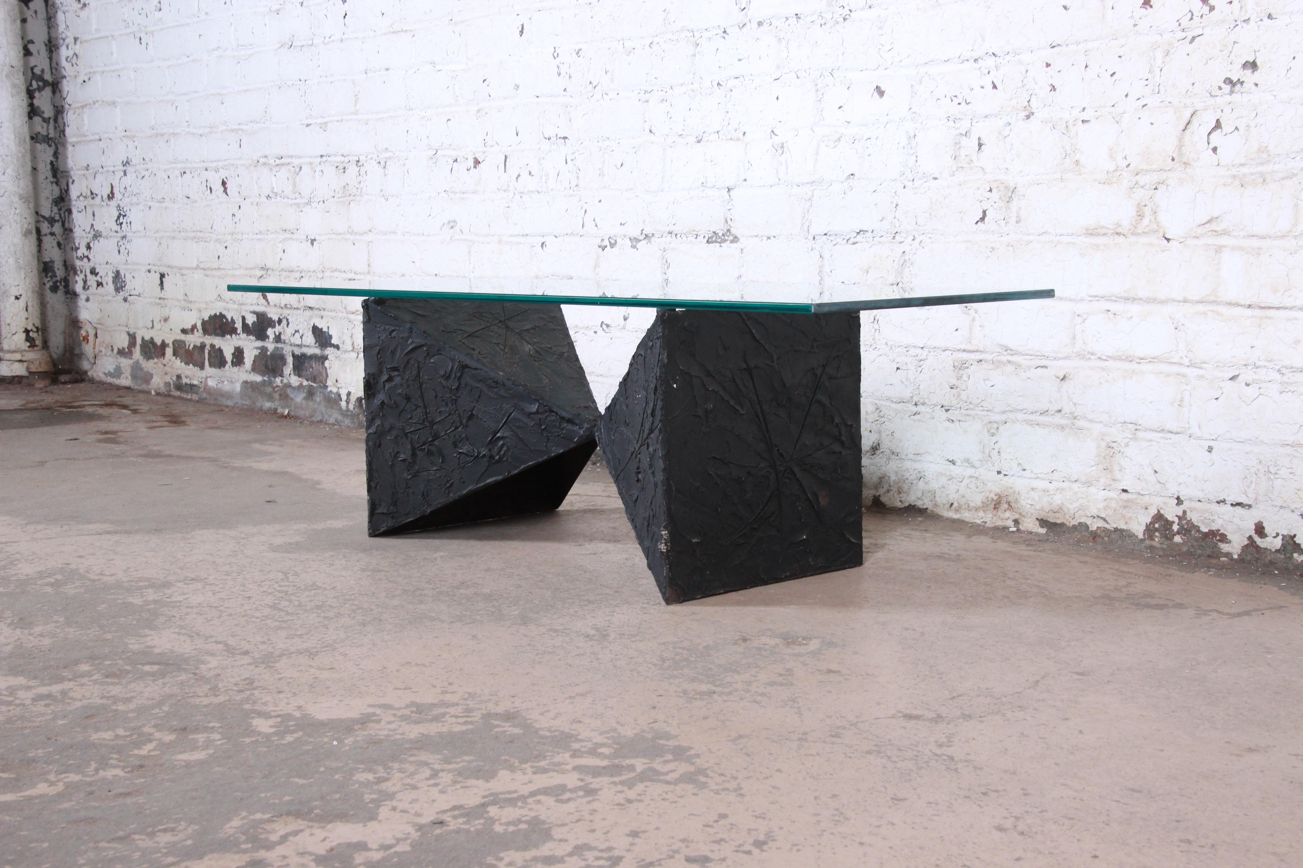 Paul Evans Mid-Century Modern Brutalist Bow Tie Cocktail Table In Good Condition In South Bend, IN