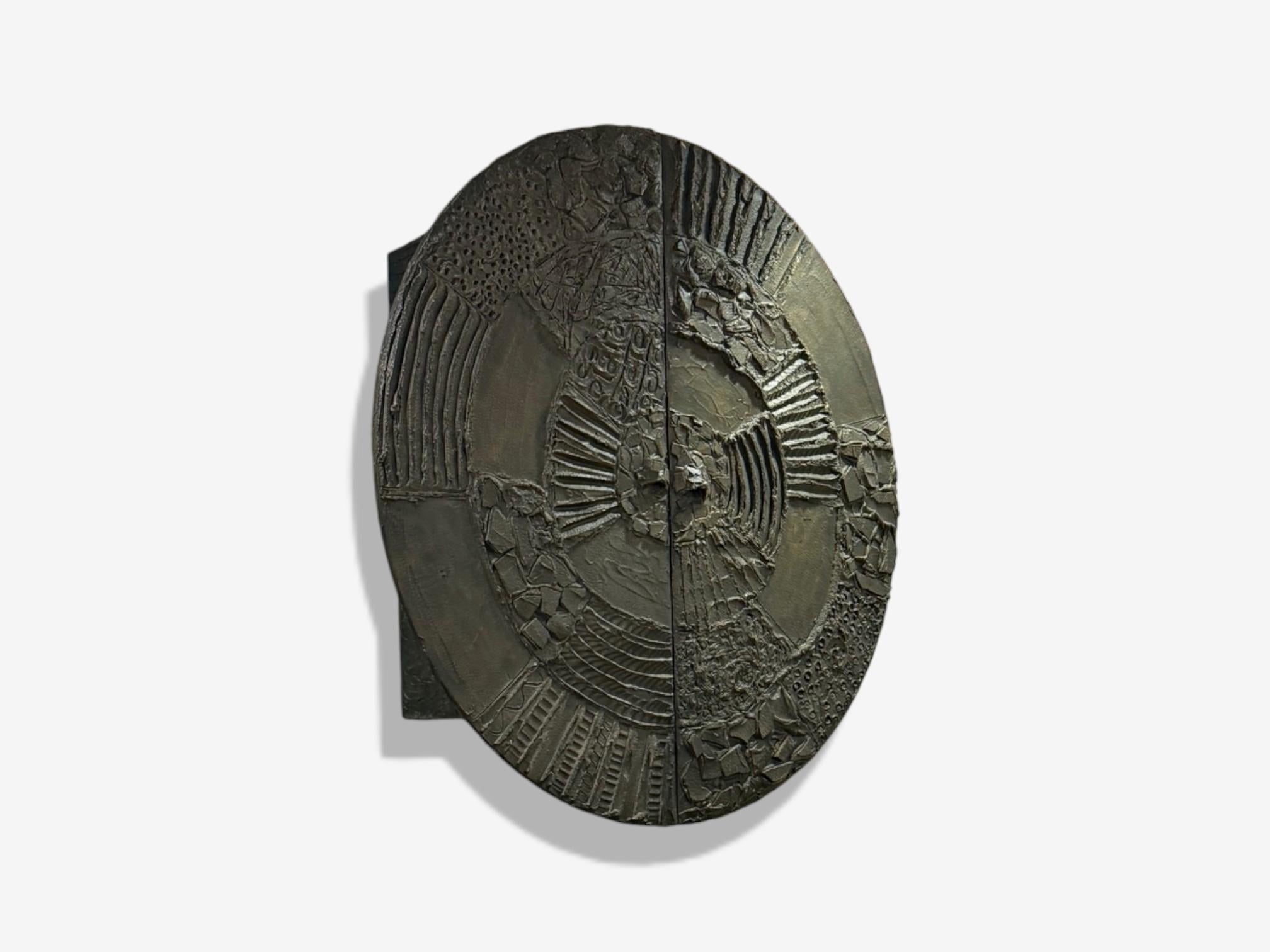 Paul Evans, Barra a disco scolpita in bronzo montata a parete, 1974 In condizioni buone in vendita a Manhasset, NY