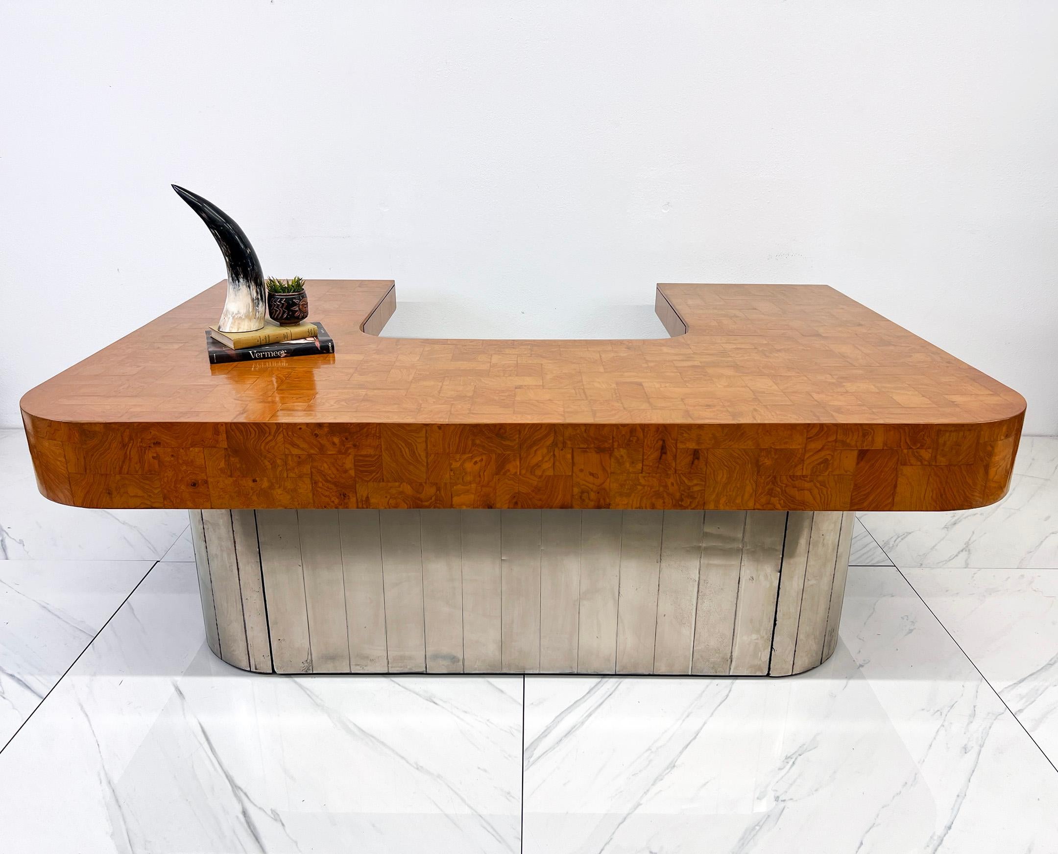 Some desks hold paper clips. Others hold power. This Paul Evans Cityscape Desk? It’s the power! Designed by the legendary Paul Evans in the 1970s, this monumental, sculptural masterpiece was born from a time when design wasn’t just about function—it