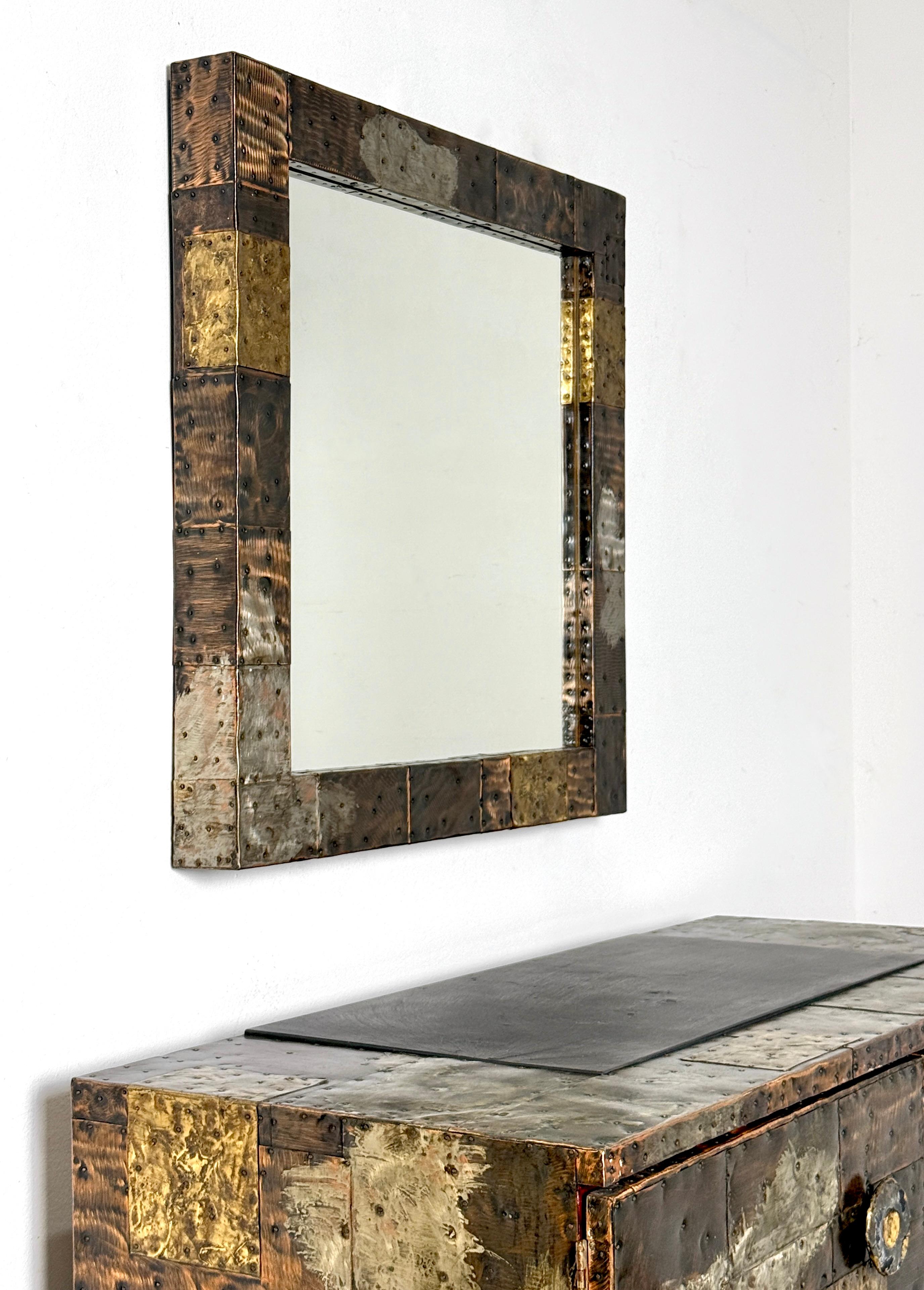 Américain Armoire patchwork Paul Evans avec plateau en ardoise et miroir mural suspendu des années 1960 en vente