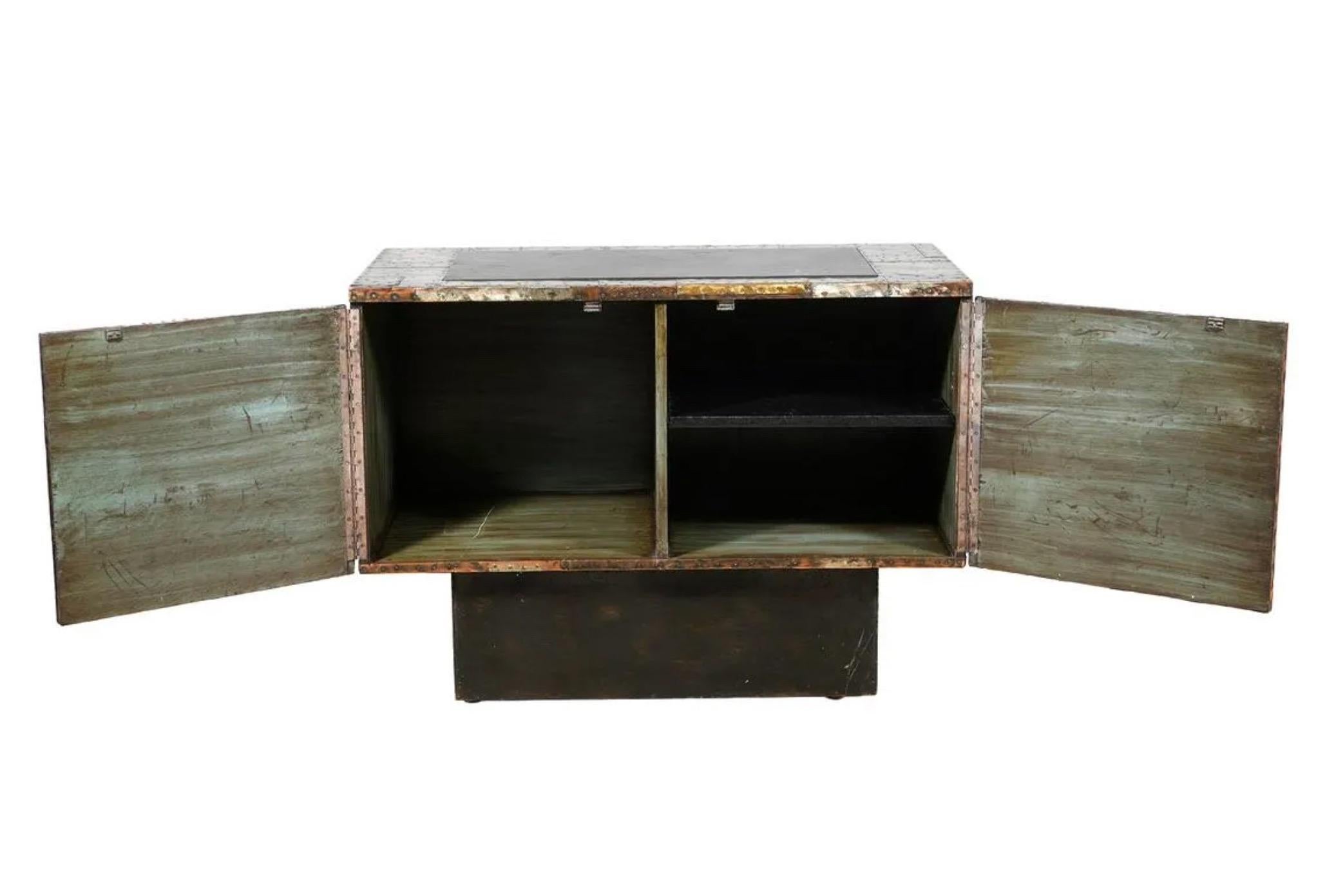 American Paul Evans 'PE-32' Patchwork Copper Cabinet with Slate Top for Directional, 1968 For Sale