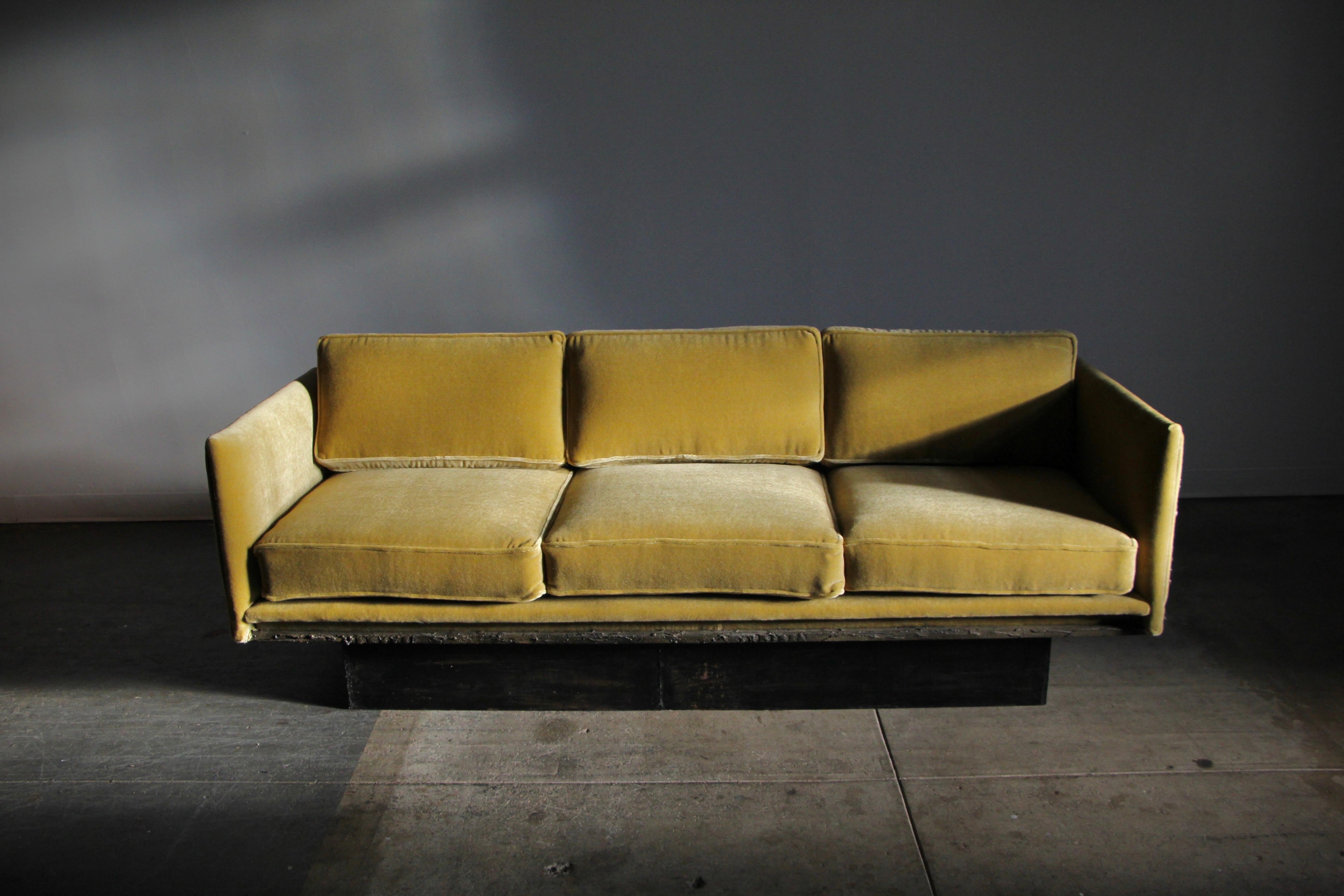 Maßgefertigtes Sofa aus Bronze und Mohair von Paul Evans, 1960er Jahre im Angebot 2