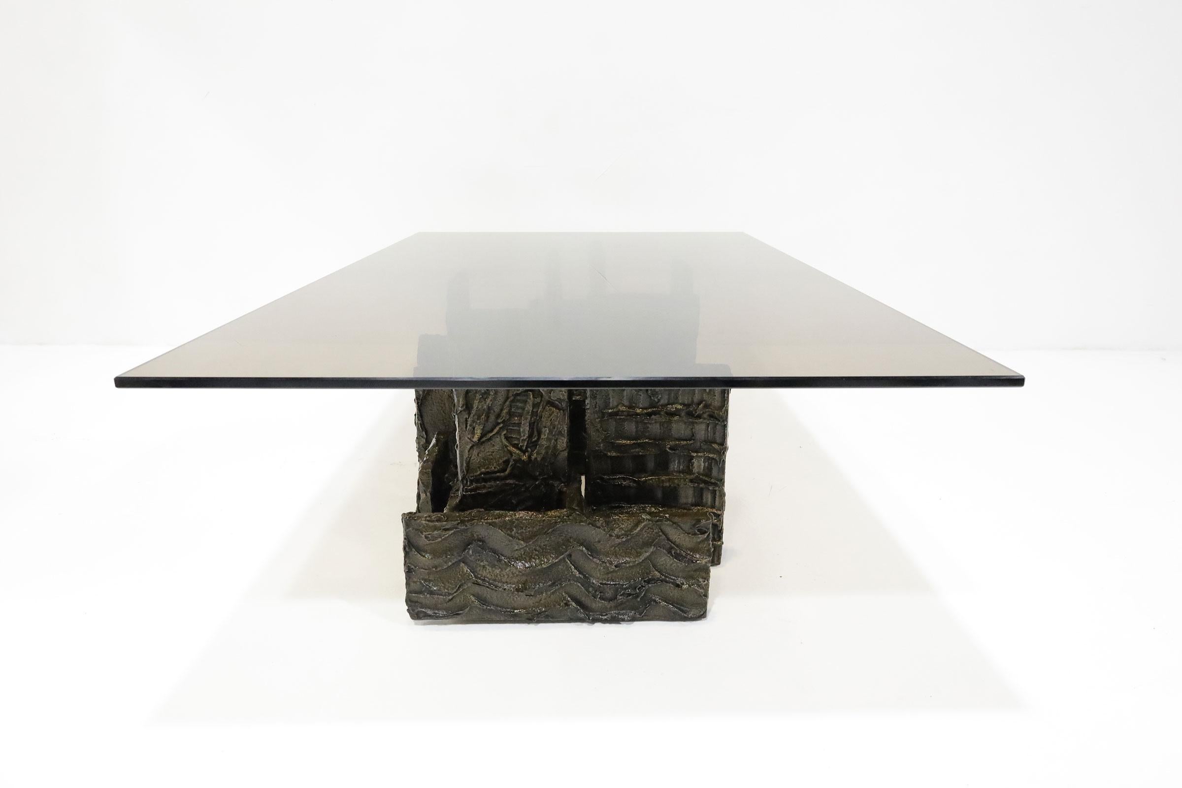 Américain Table basse/table basse en bronze sculpté Paul Evans, signée 1969 en vente