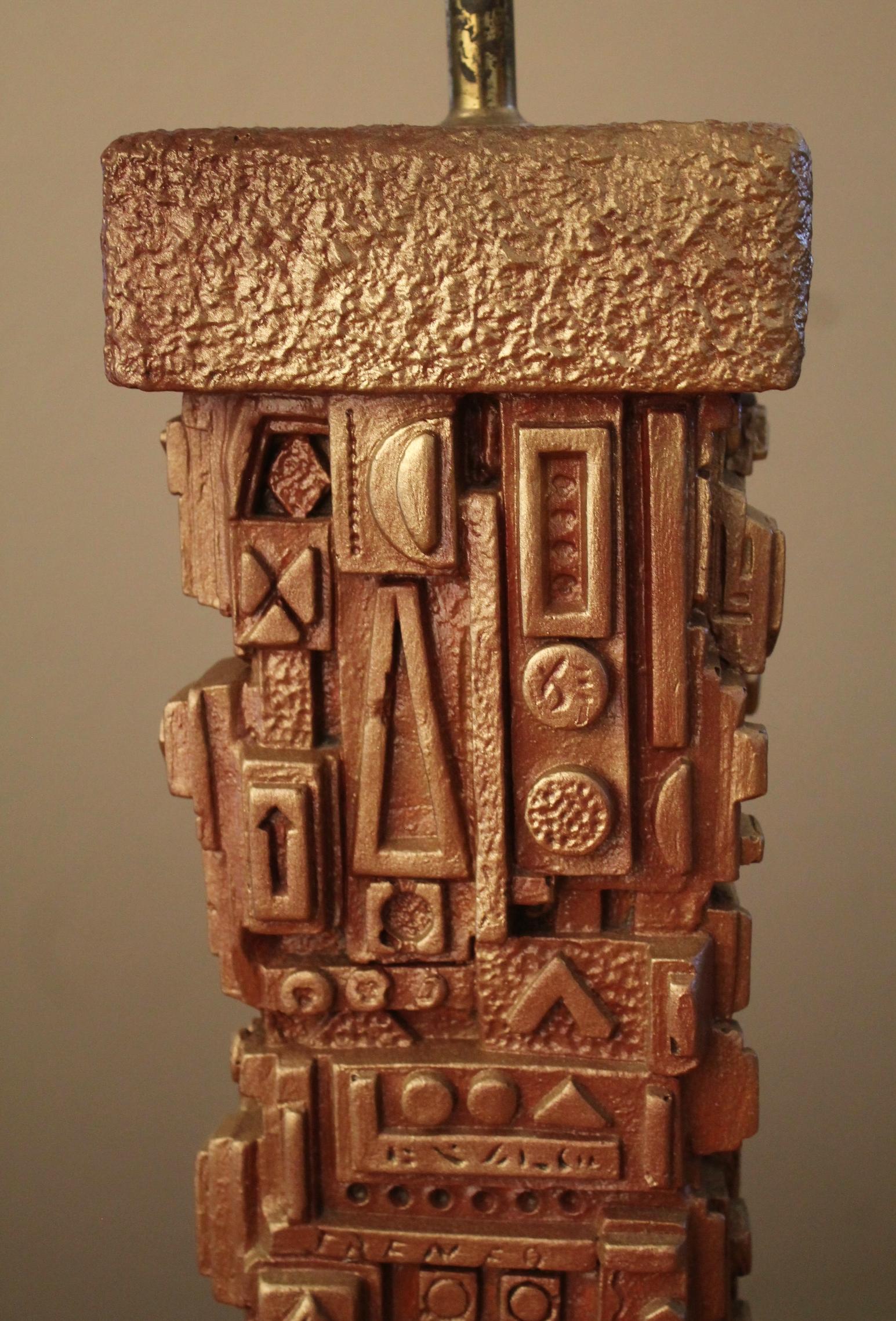 Paul Evans Sculpted Bronze Resin Relief Brutalist Table Lamp 1960s Epic In Good Condition For Sale In Peoria, AZ