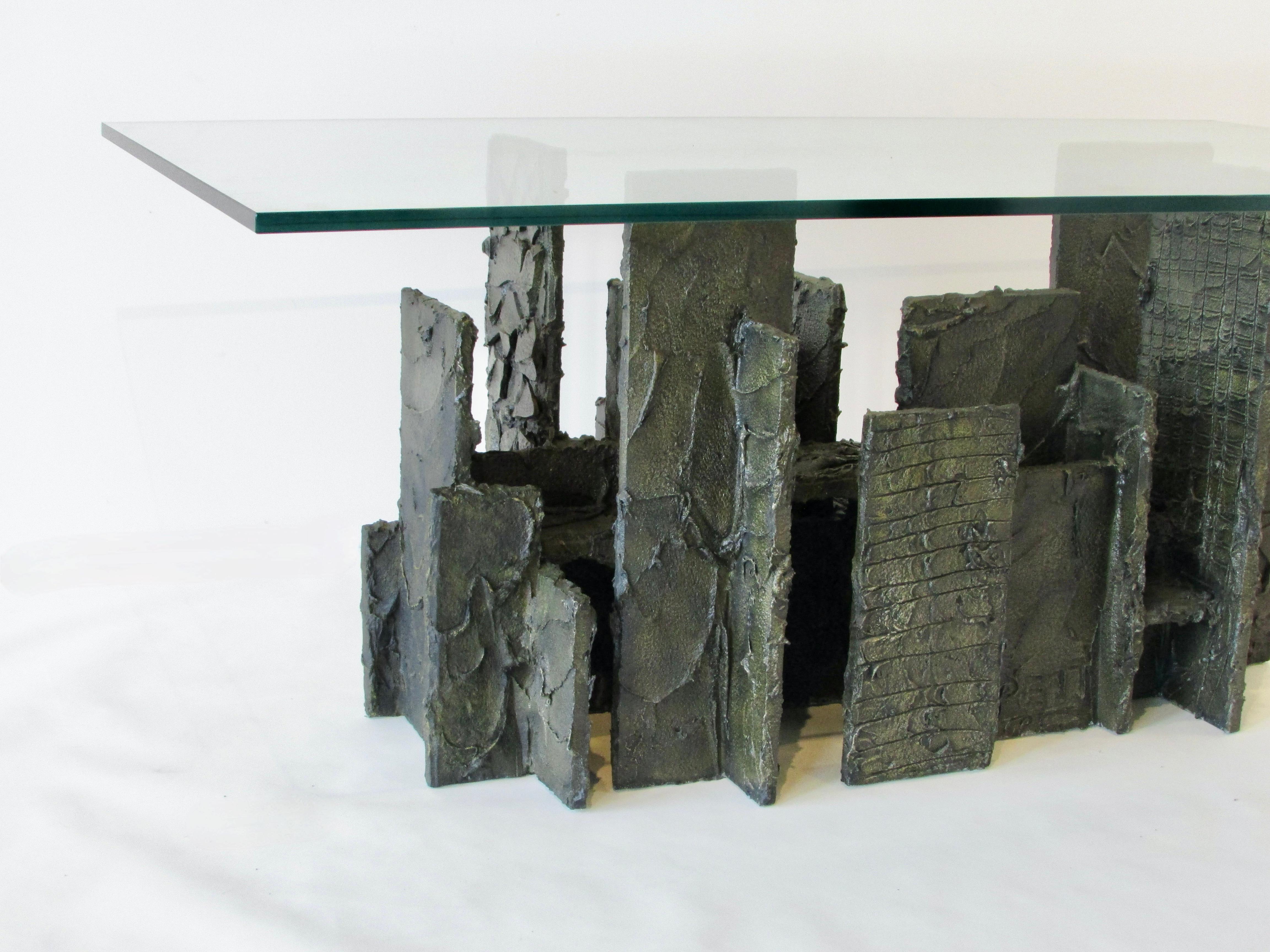 Table de salle à manger Skyline brutaliste en bronze sculpté et gesso signée Paul Evans, PE 77 Bon état - En vente à Ferndale, MI
