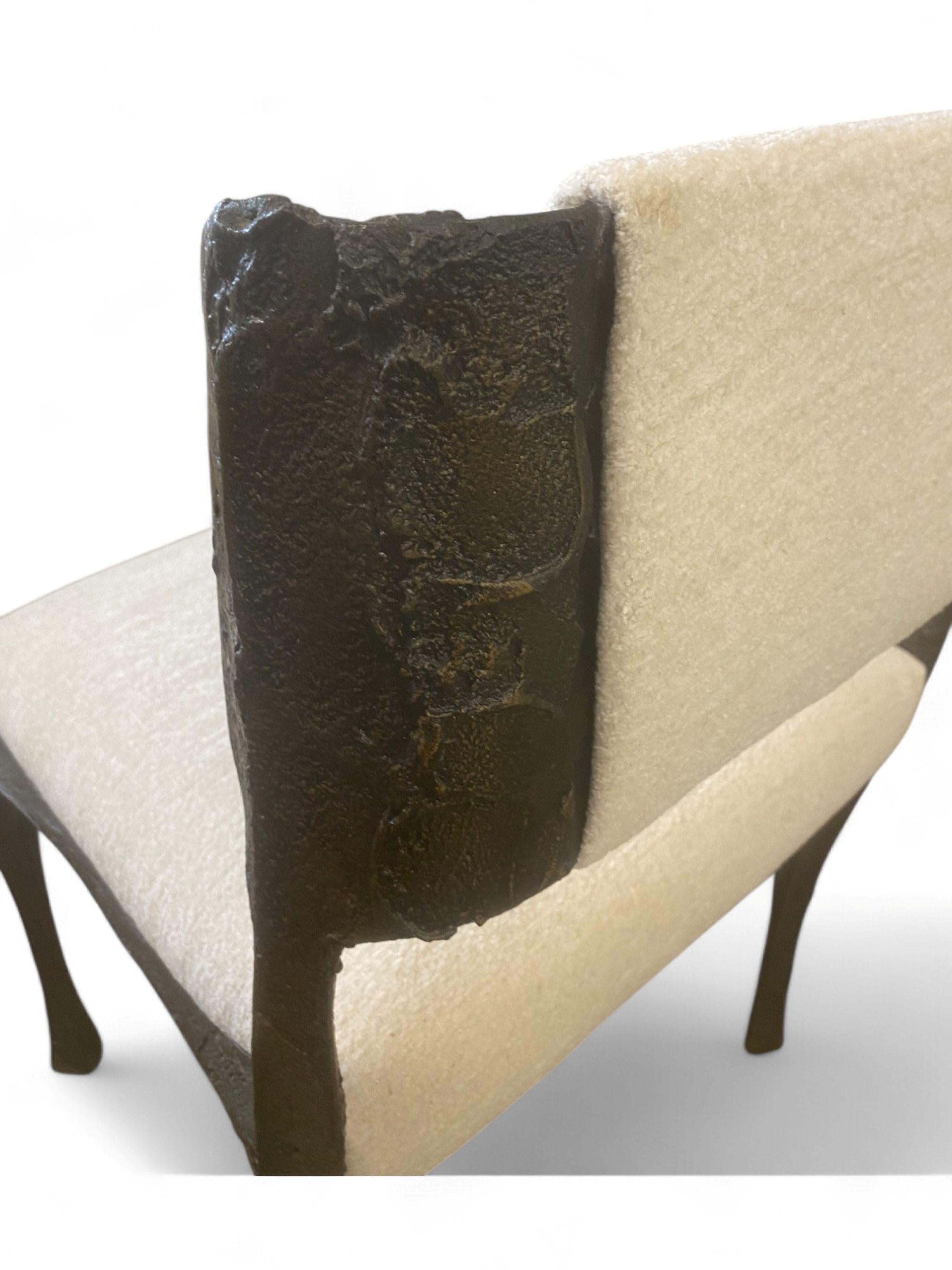 Ensemble de douze chaises de salle à manger brutalistes en bronze sculpté Paul Evans, États-Unis 1970 1