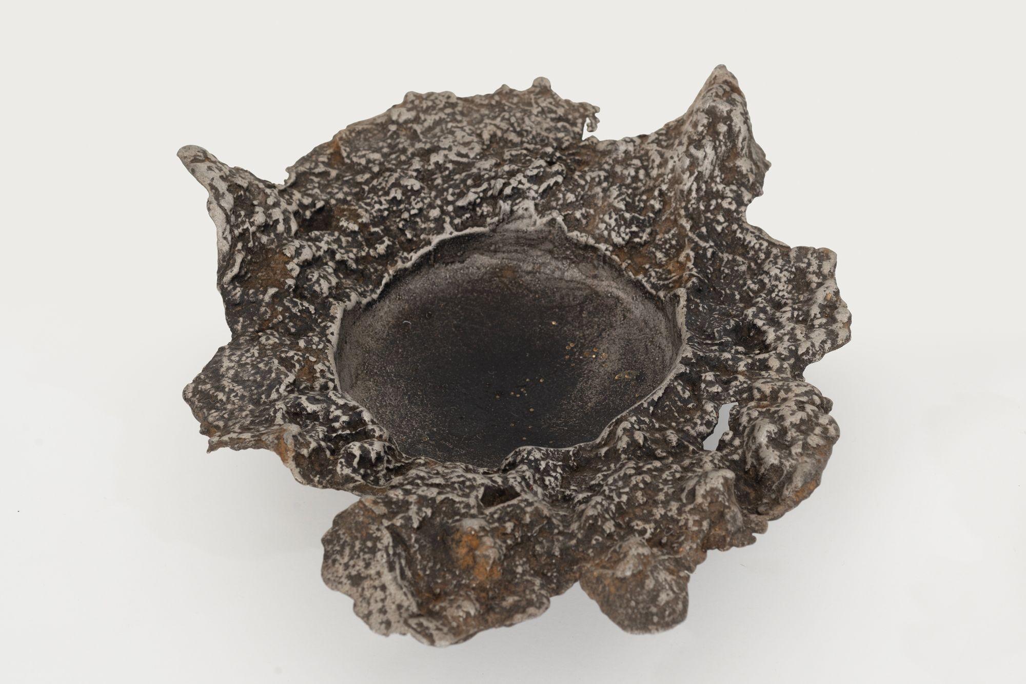 Ferronnerie Collection Studio Paul Evans de trois bols à forme libre, 1965 en vente