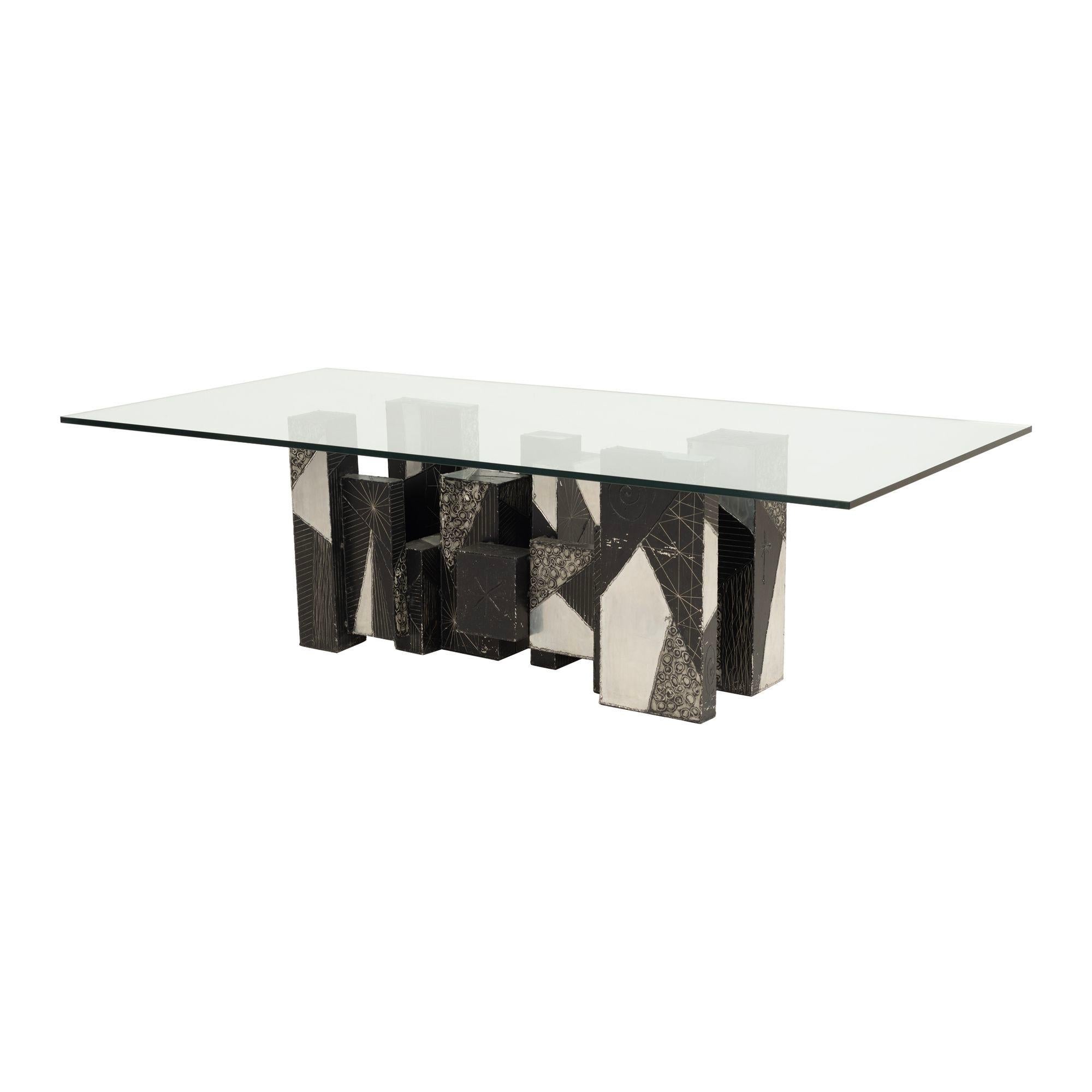Table de salle à manger unique Paul Evans Studio pour Directional Argente

Aluminium soudé et patiné avec verre de 3/4