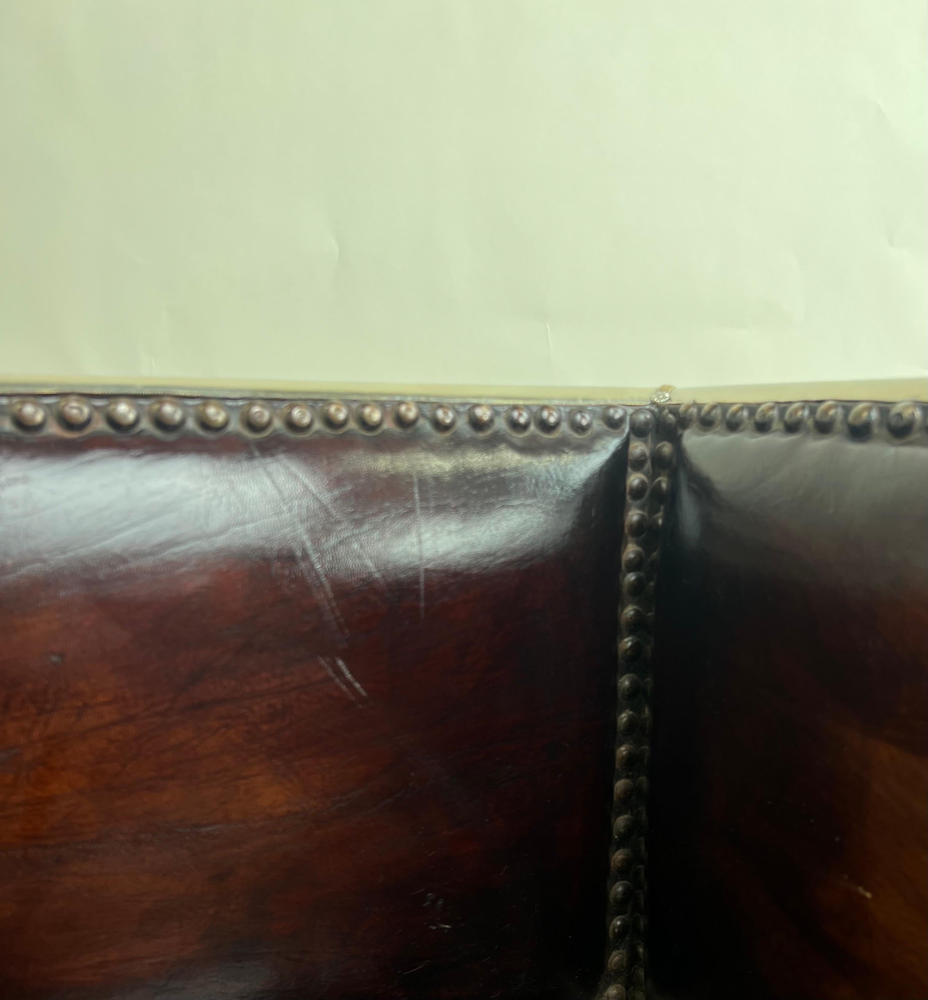 Paire de chaises longues en laiton et cuir faites à la main dans le style Brutalist de Paul Evans en vente 10
