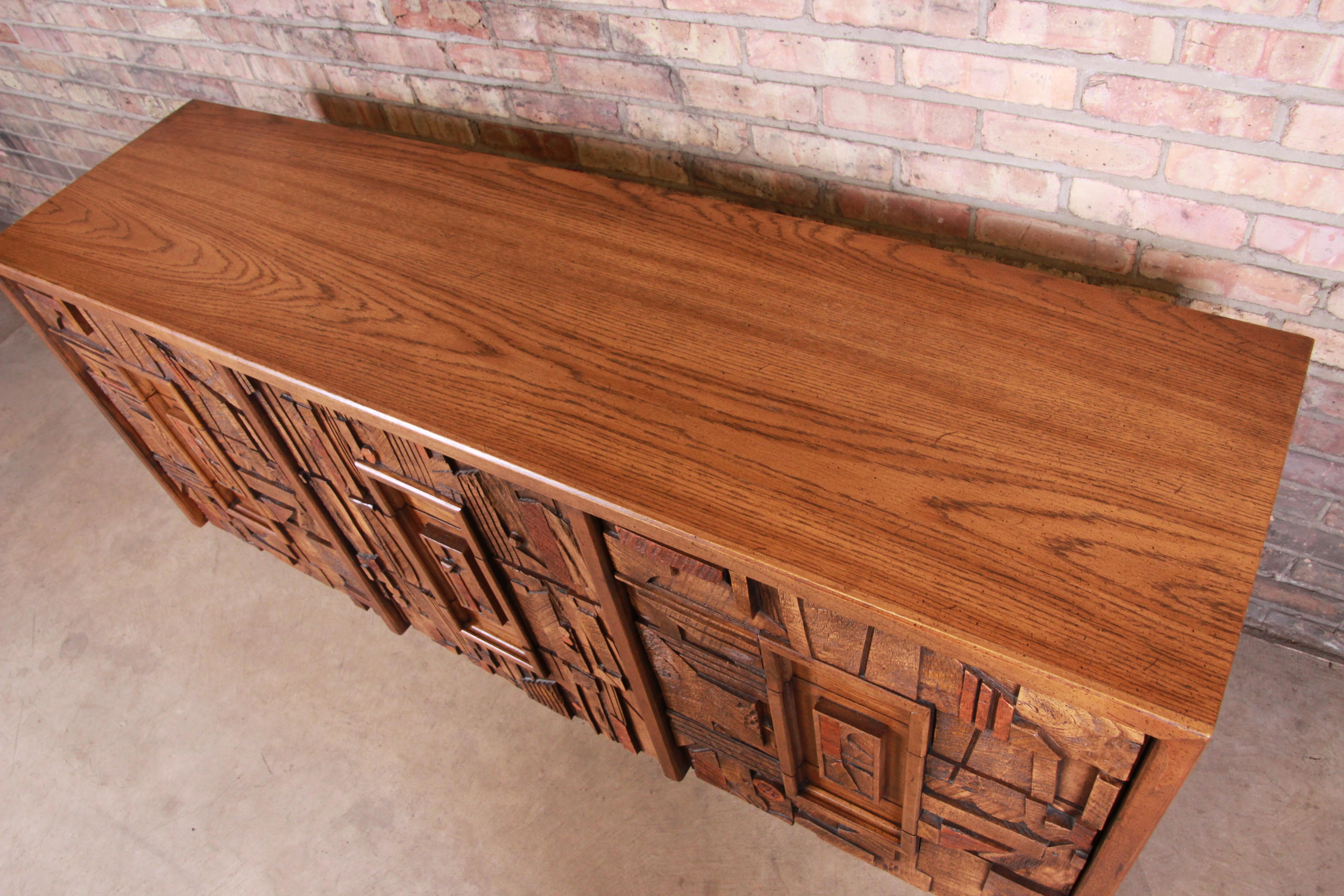 American Paul Evans Style Lane Pueblo Brutalist Oak Long Dresser or Credenza, 1970s