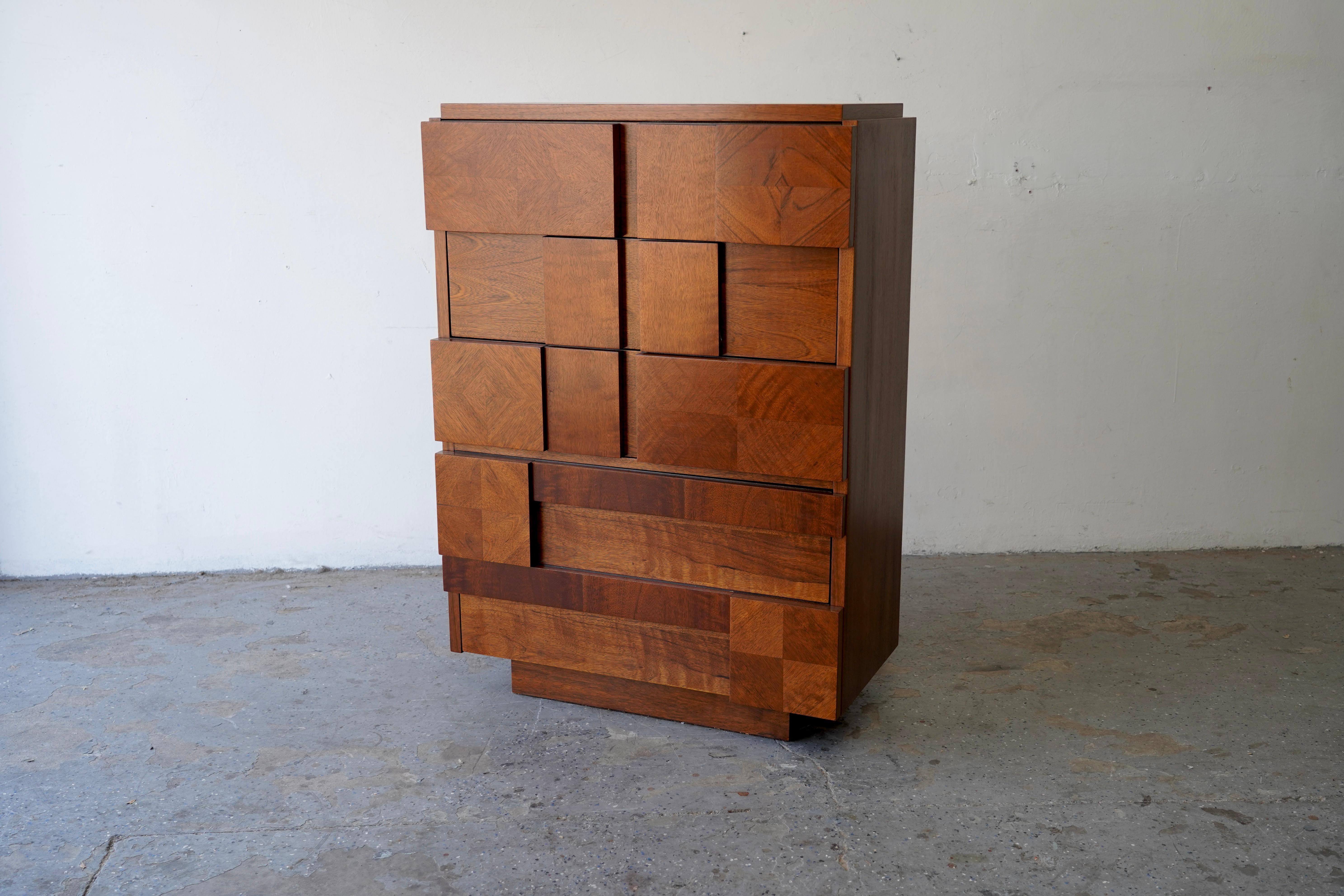 Table de nuit/table d'appoint brutaliste Lane Staccato de style Paul Evans en vente 3