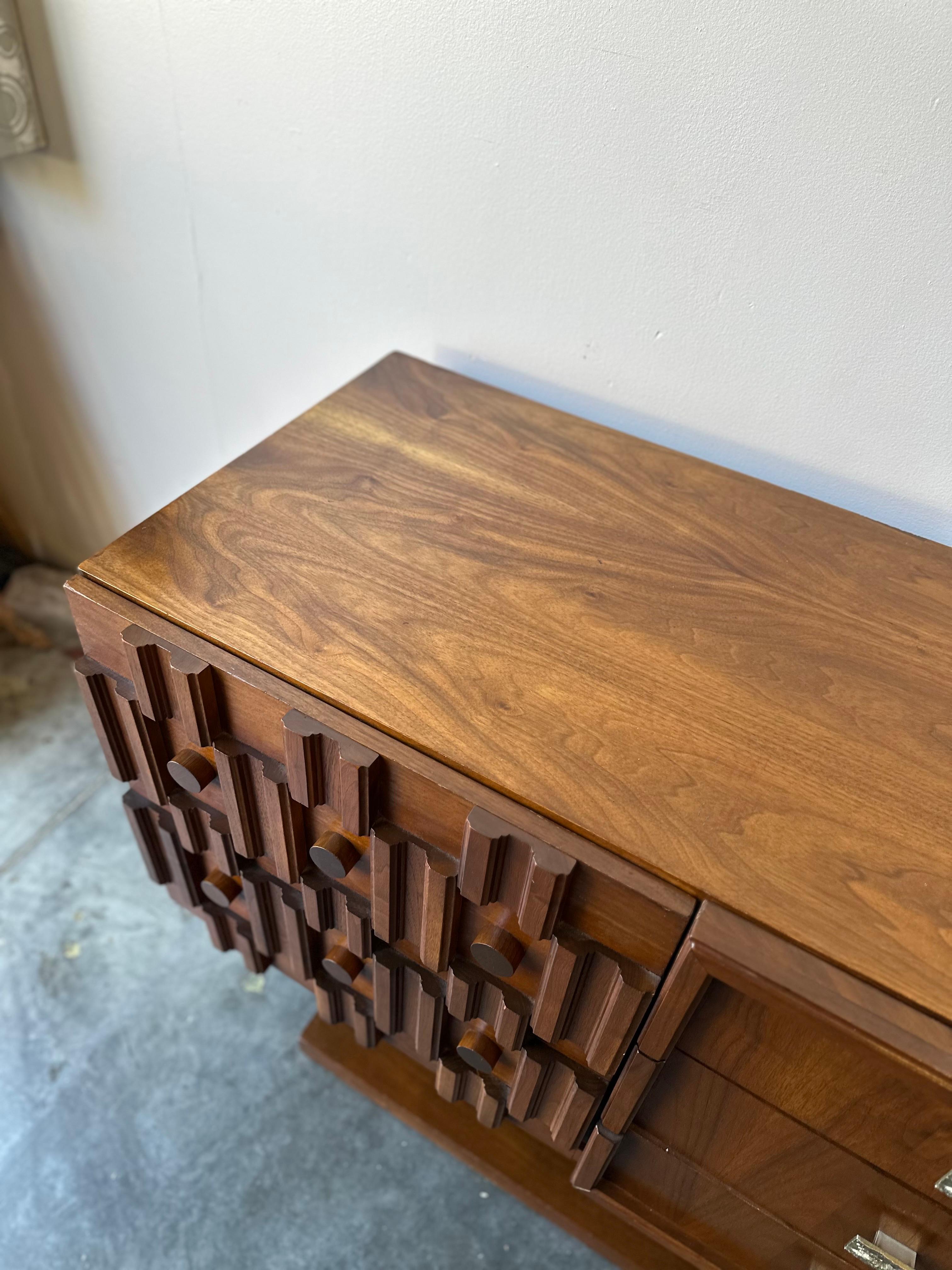 Paul Evans style MCM Brutalist Credenza In Good Condition In Sayreville, NJ