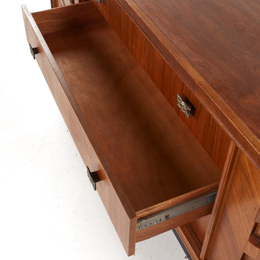 Paul Evans Style Mid Century Canadian Brutalist Walnut Credenza For Sale 4