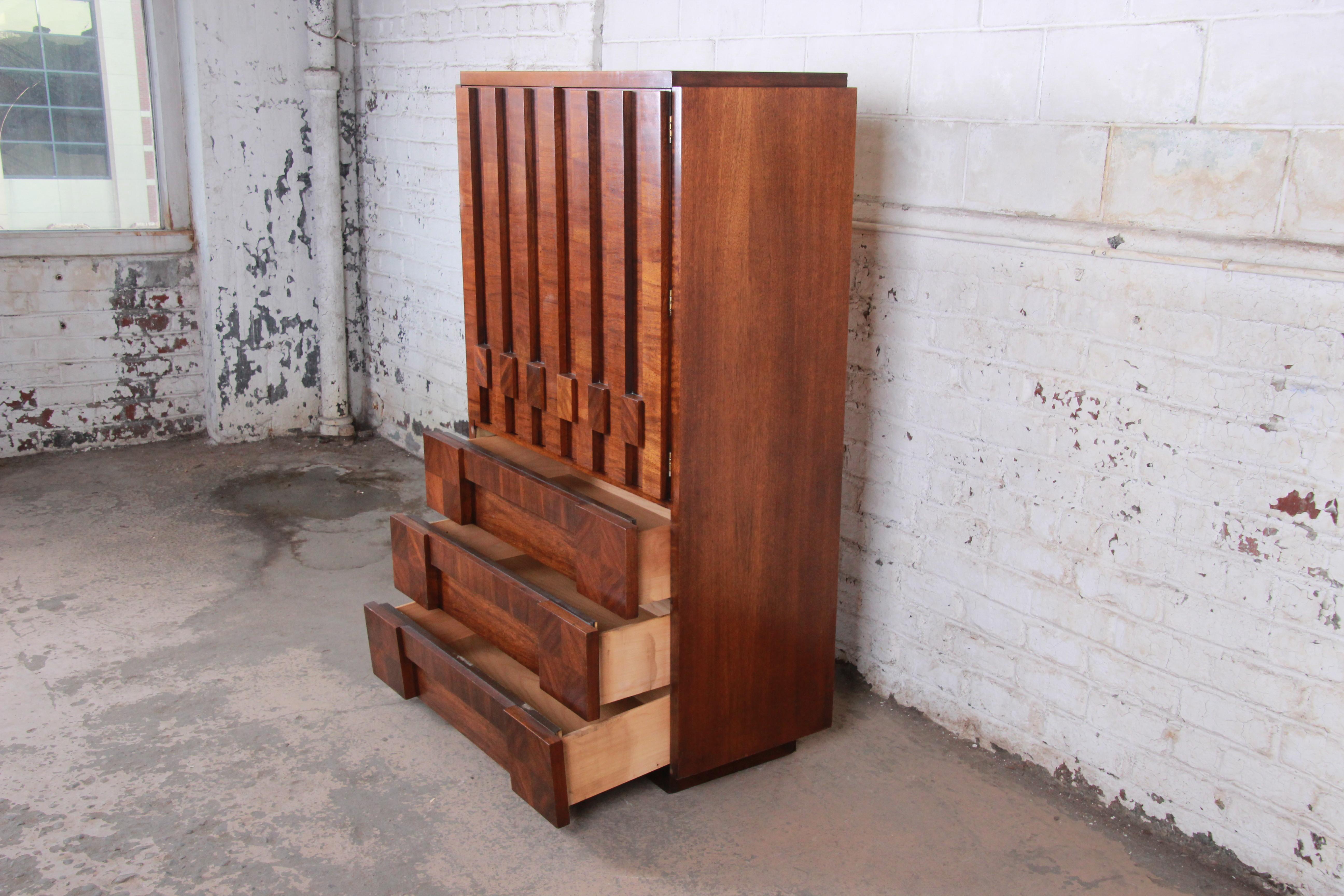 Paul Evans Style Mid-Century Modern Brutalist Walnut Armoire Dresser by Lane In Good Condition In South Bend, IN